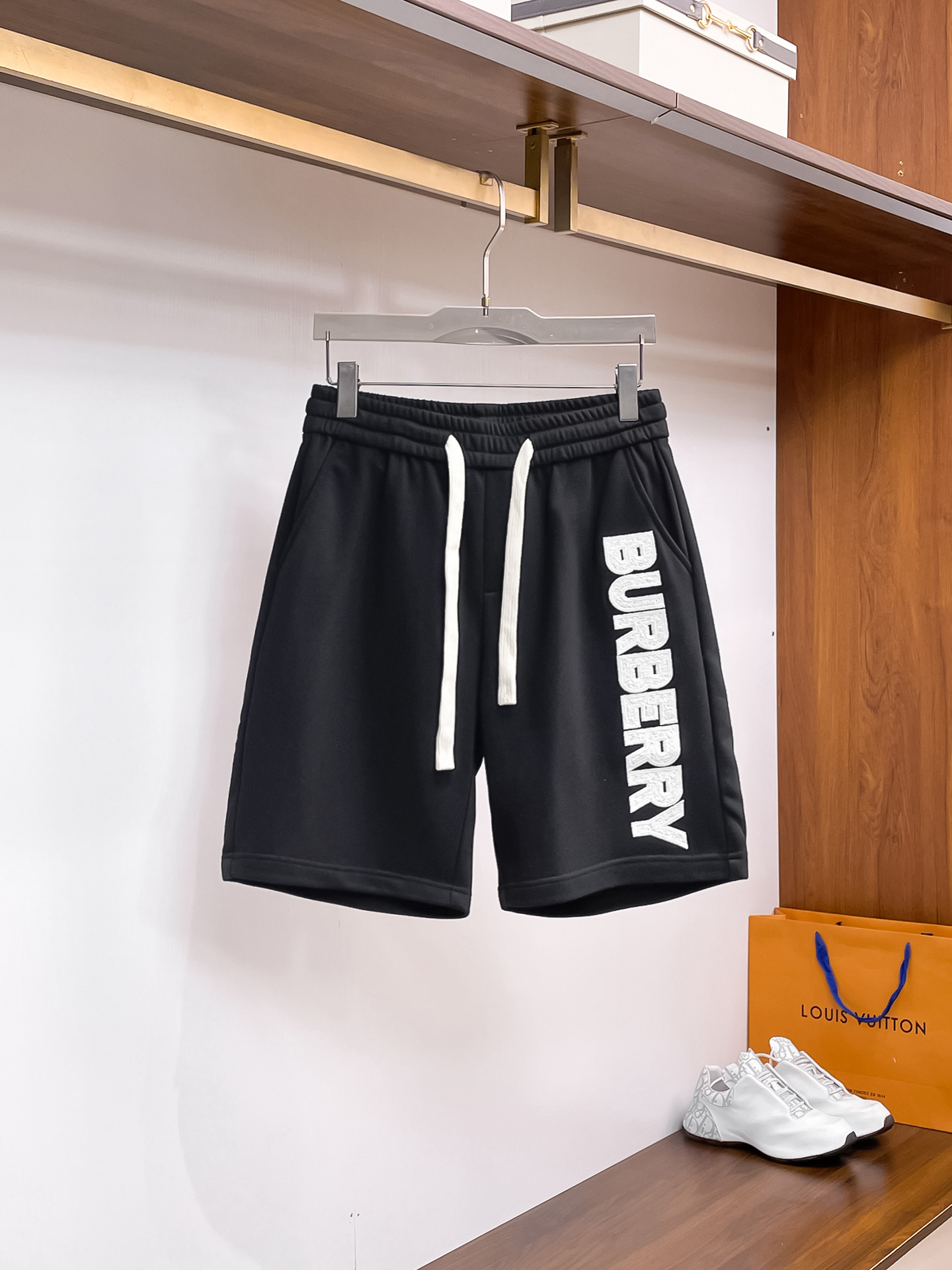 巴宝莉  顶级货品🐮🆕2025夏季新款休闲短裤！官网同步发...