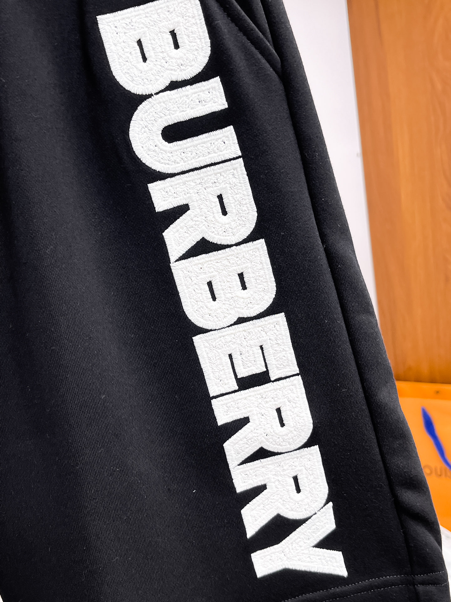 Burberry  休闲短裤服装 7