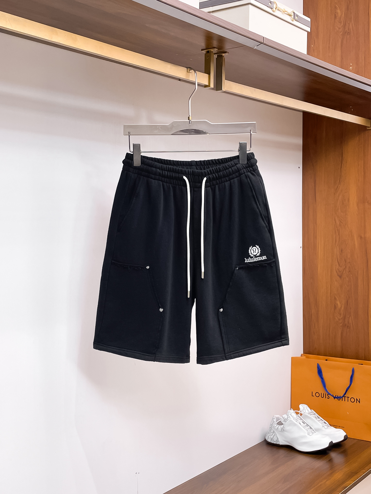 Lulu  顶级货品🐮🆕2025夏季新款休闲短裤！官网同步发售...