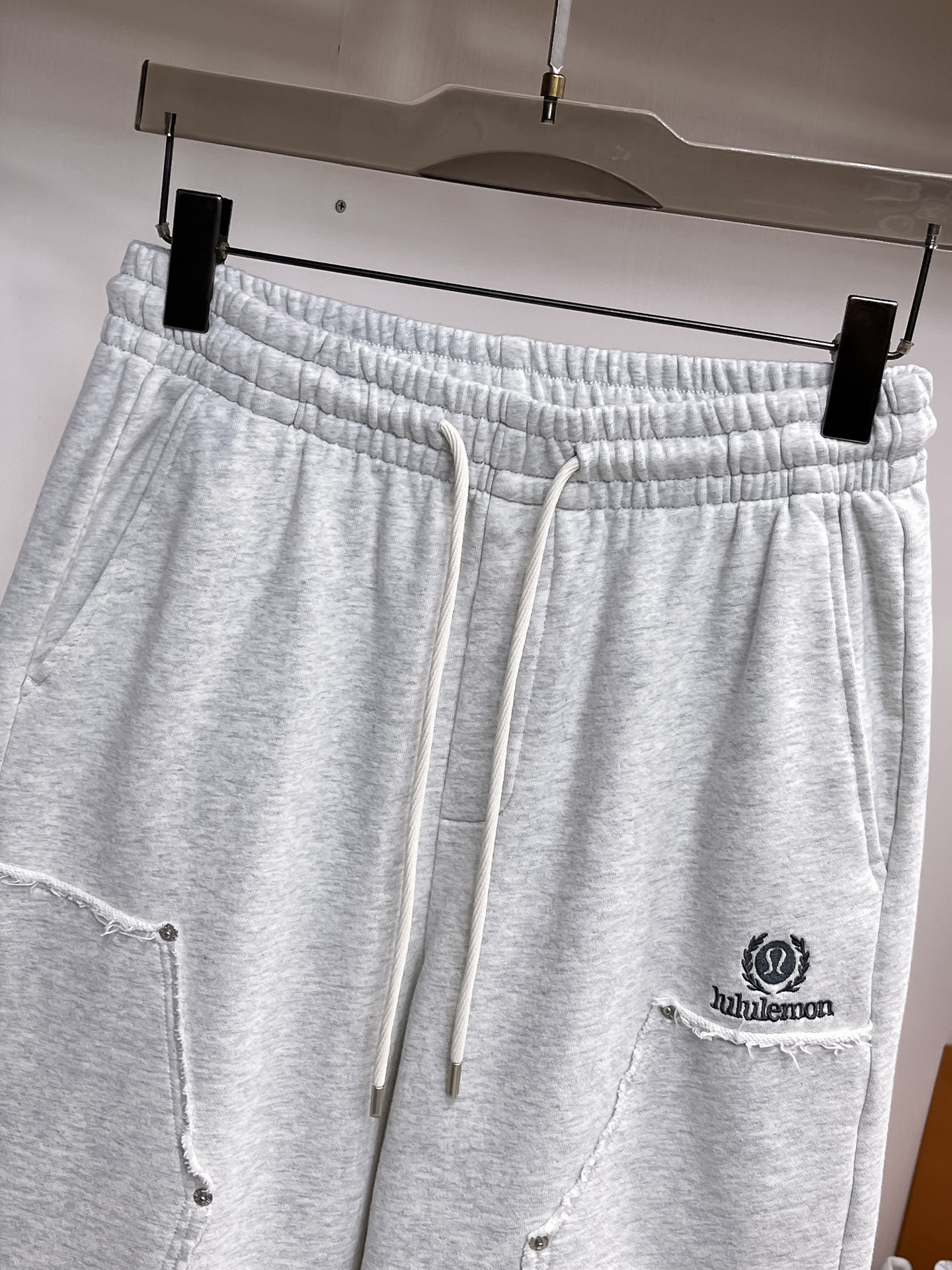 Lulu  休闲短裤服装 3