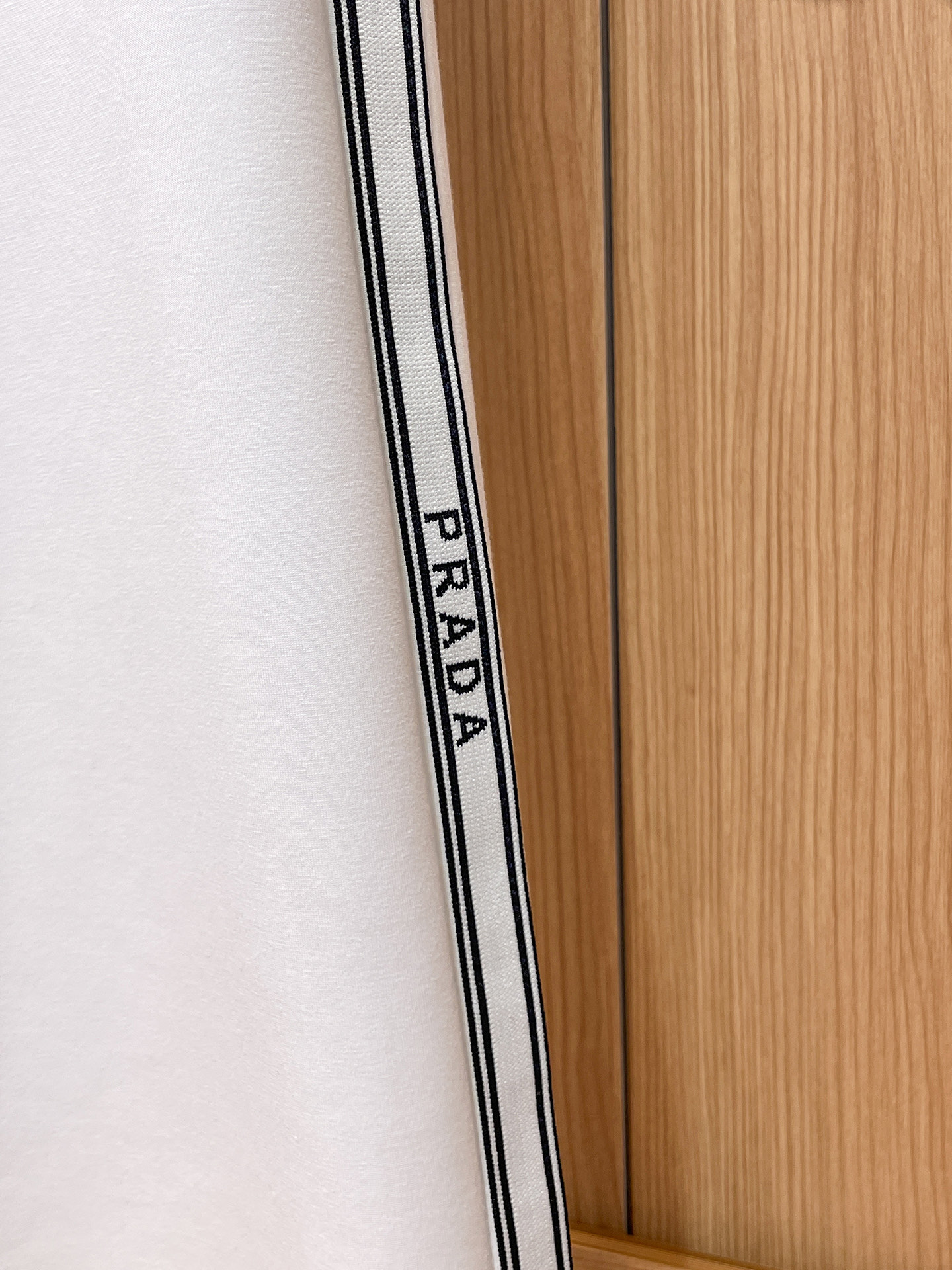 普拉达 顶级货品🐮 🆕2025秋冬新款休闲裤！官网同步发售。品牌经典LOGO休闲裤 ，定制面料，舒适度极