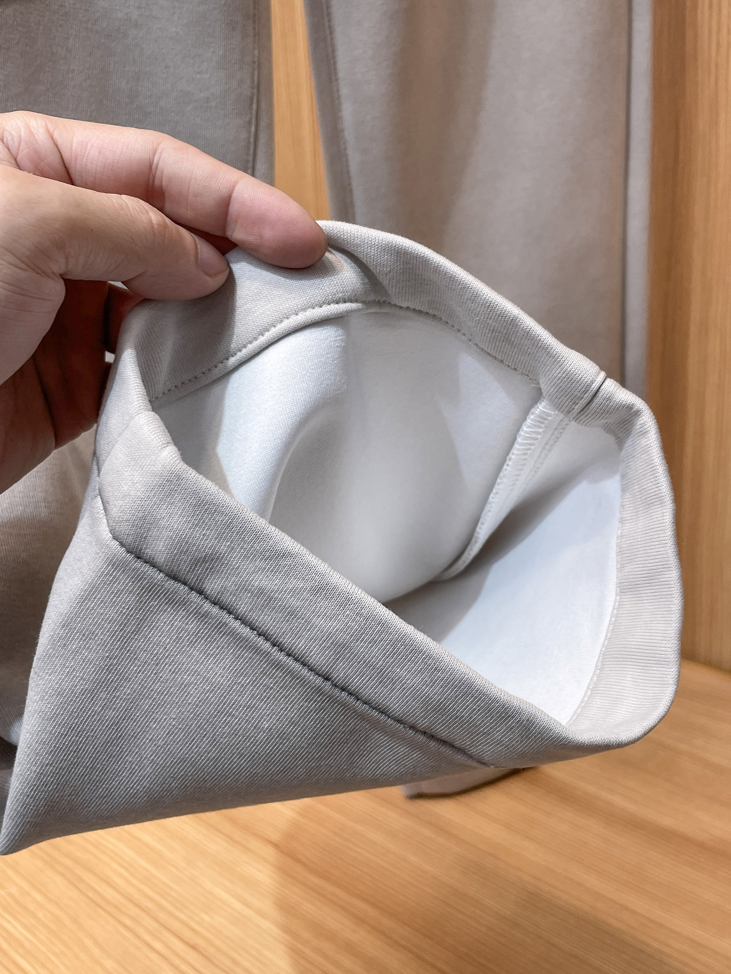 普拉达 顶级货品🐮 🆕2025秋冬新款休闲裤！官网同步发售。品牌经典LOGO休闲裤 ，定制面料，舒适度极