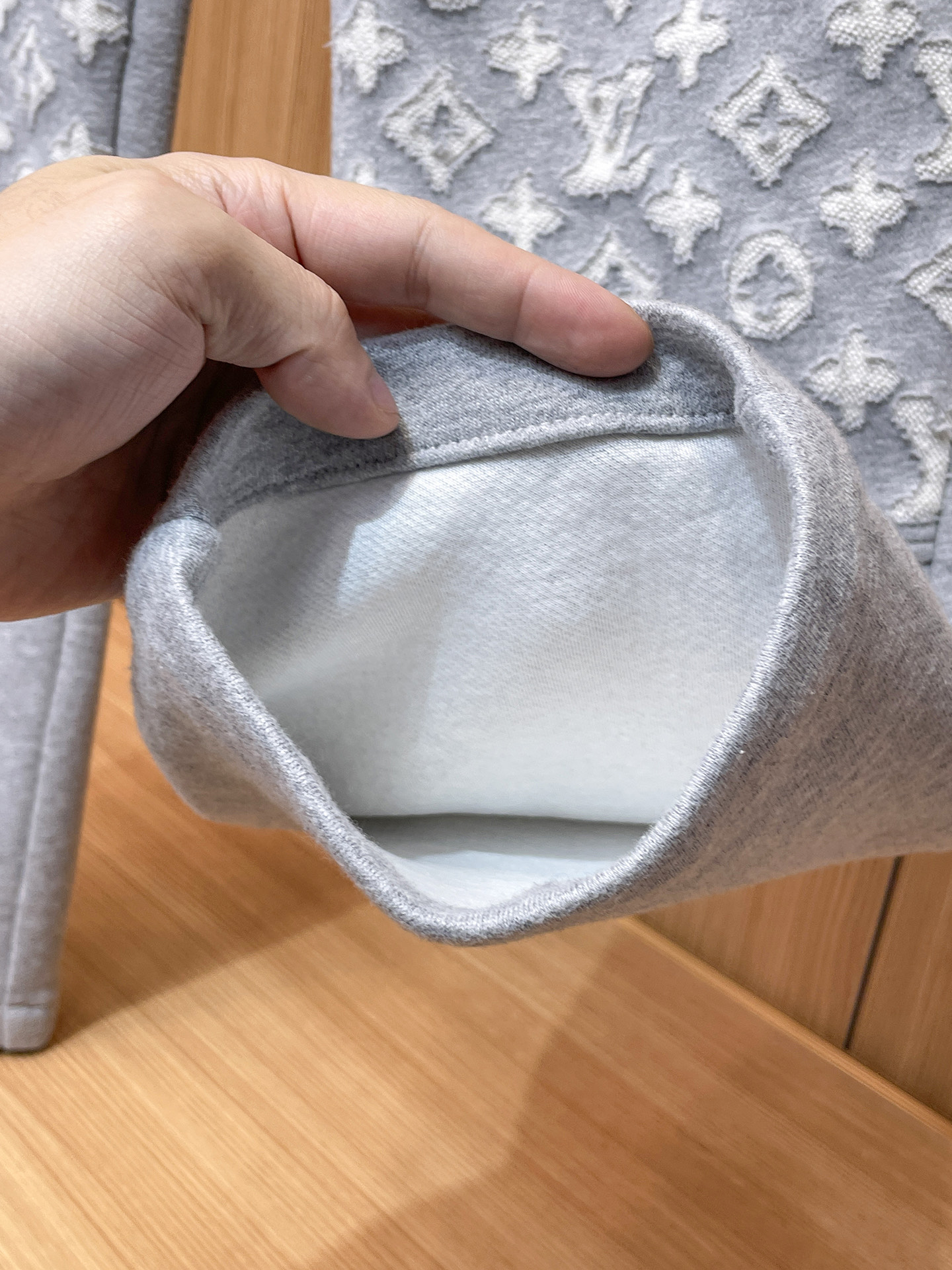 LV 顶级货品🐮 🆕2025秋冬新款休闲裤！官网同步发售。品牌经典LOGO休闲裤 ，定制面料，舒适度极好