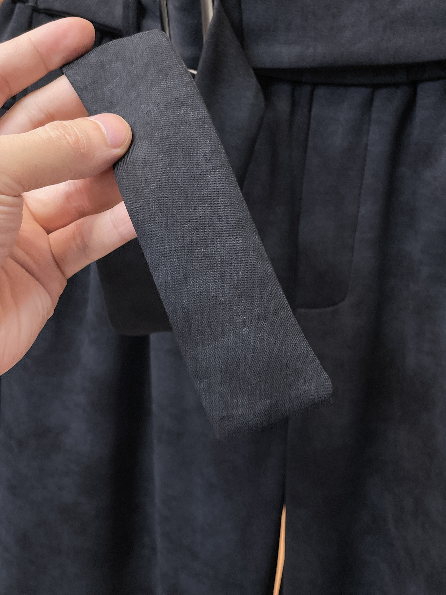 巴黎世家 顶级货品🐮 🆕2025秋冬新款休闲裤！官网同步发售。品牌经典LOGO休闲裤 ，定制面料，舒适度