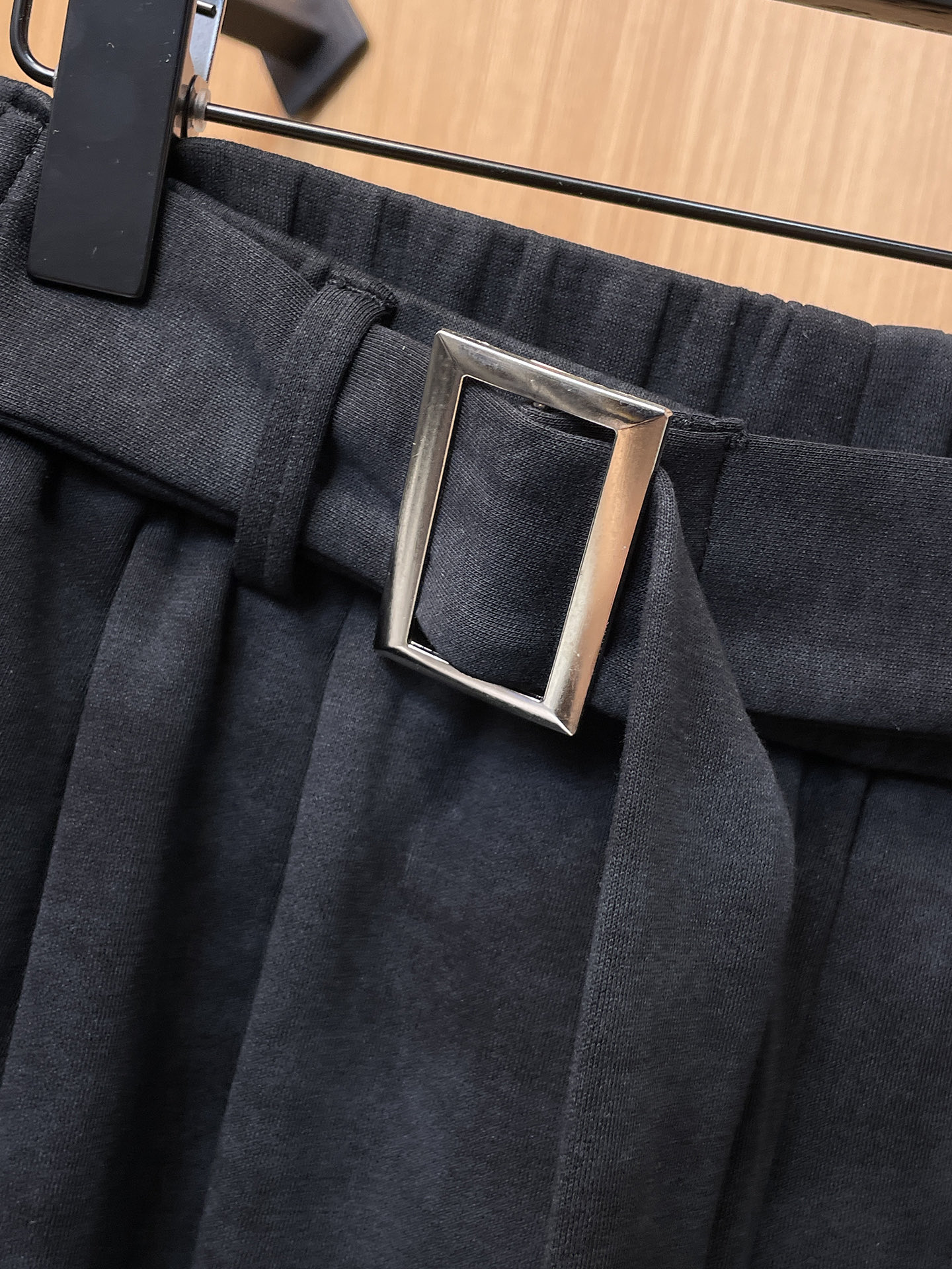 巴黎世家 顶级货品🐮 🆕2025秋冬新款休闲裤！官网同步发售。品牌经典LOGO休闲裤 ，定制面料，舒适度