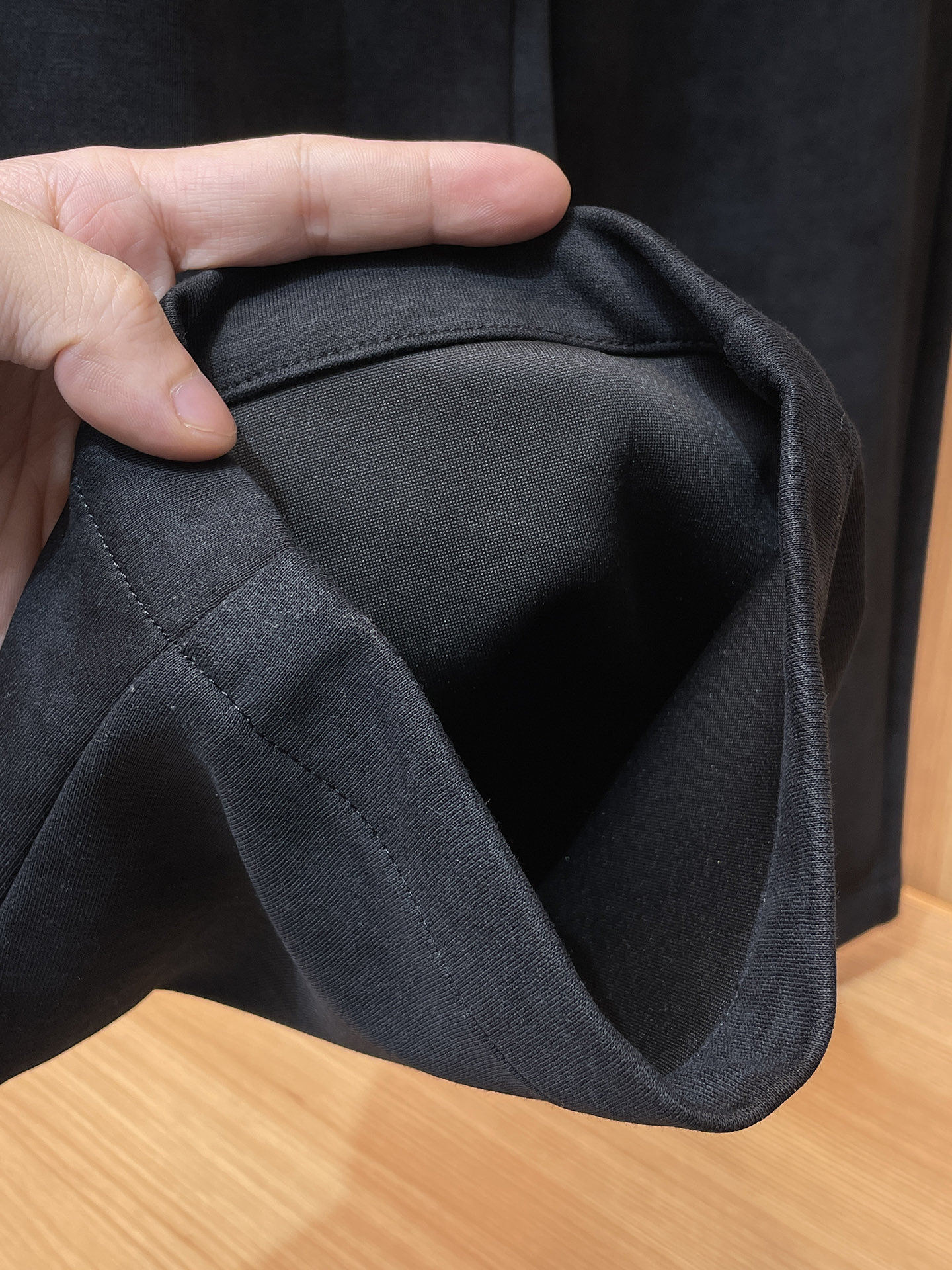 巴黎世家 顶级货品🐮 🆕2025秋冬新款休闲裤！官网同步发售。品牌经典LOGO休闲裤 ，定制面料，舒适度