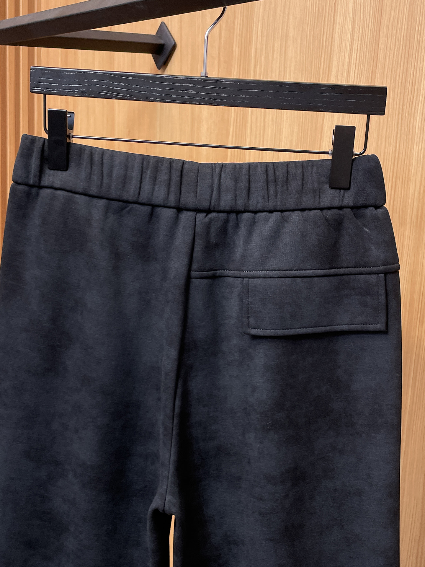 巴黎世家 顶级货品🐮 🆕2025秋冬新款休闲裤！官网同步发售。品牌经典LOGO休闲裤 ，定制面料，舒适度