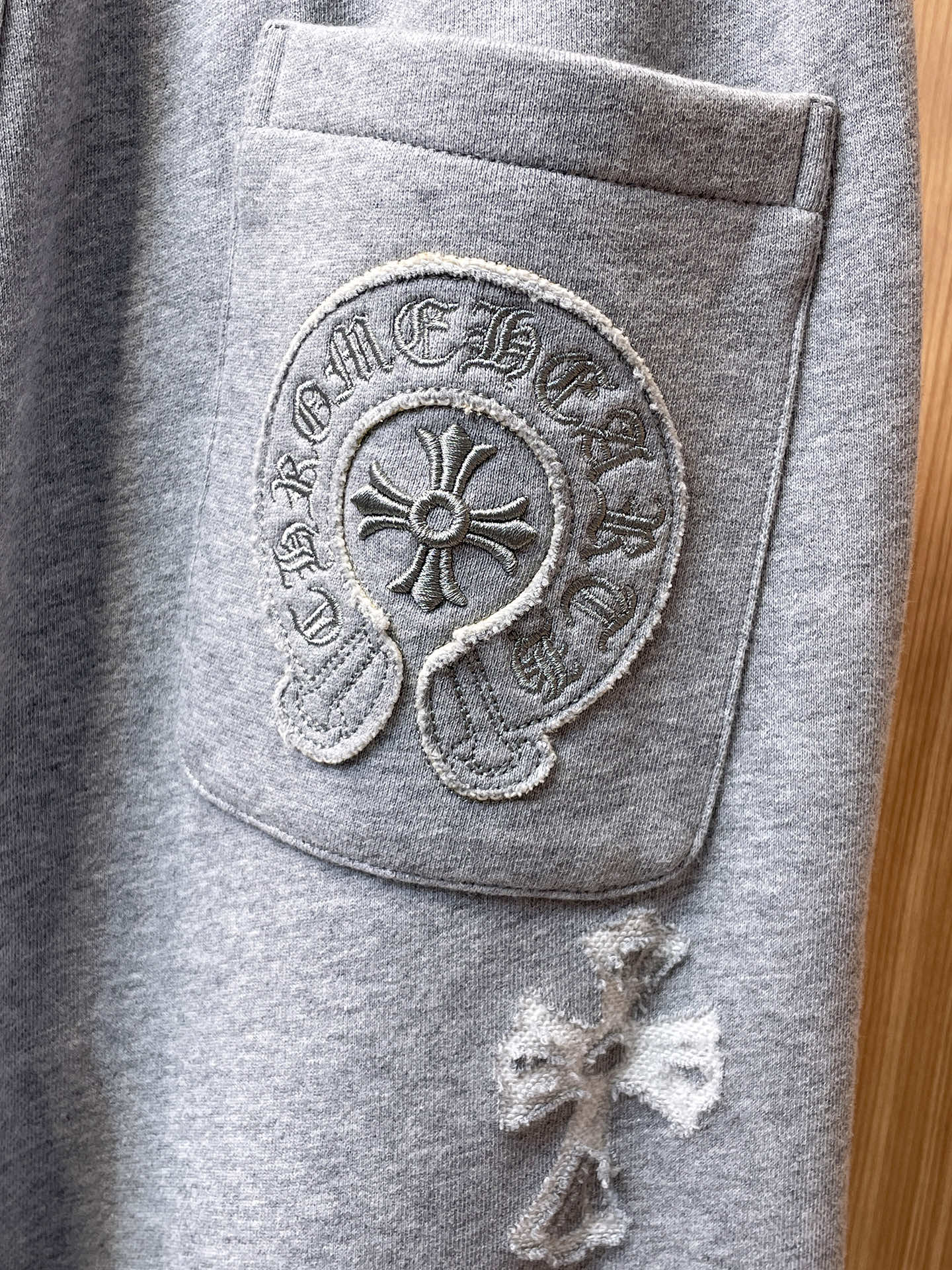 克罗心 顶级货品🐮 🆕2025秋冬新款休闲裤！官网同步发售。品牌经典LOGO休闲裤 ，定制面料，舒适度极