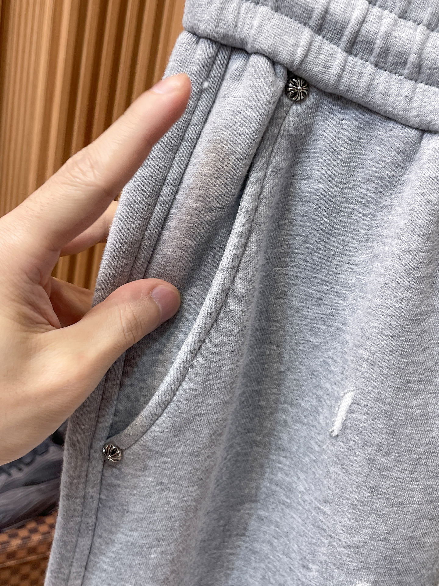 克罗心 顶级货品🐮 🆕2025秋冬新款休闲裤！官网同步发售。品牌经典LOGO休闲裤 ，定制面料，舒适度极