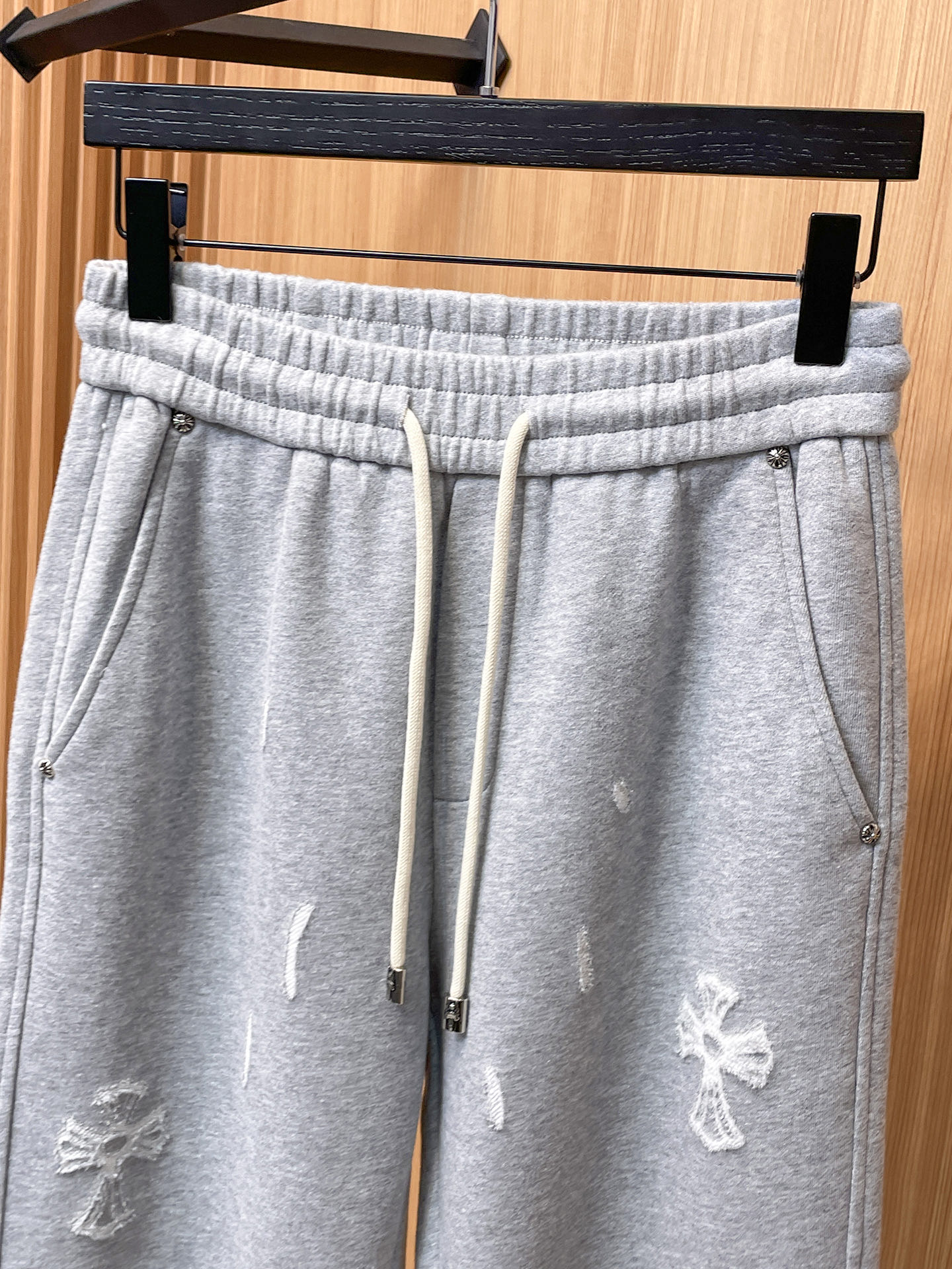 克罗心 顶级货品🐮 🆕2025秋冬新款休闲裤！官网同步发售。品牌经典LOGO休闲裤 ，定制面料，舒适度极