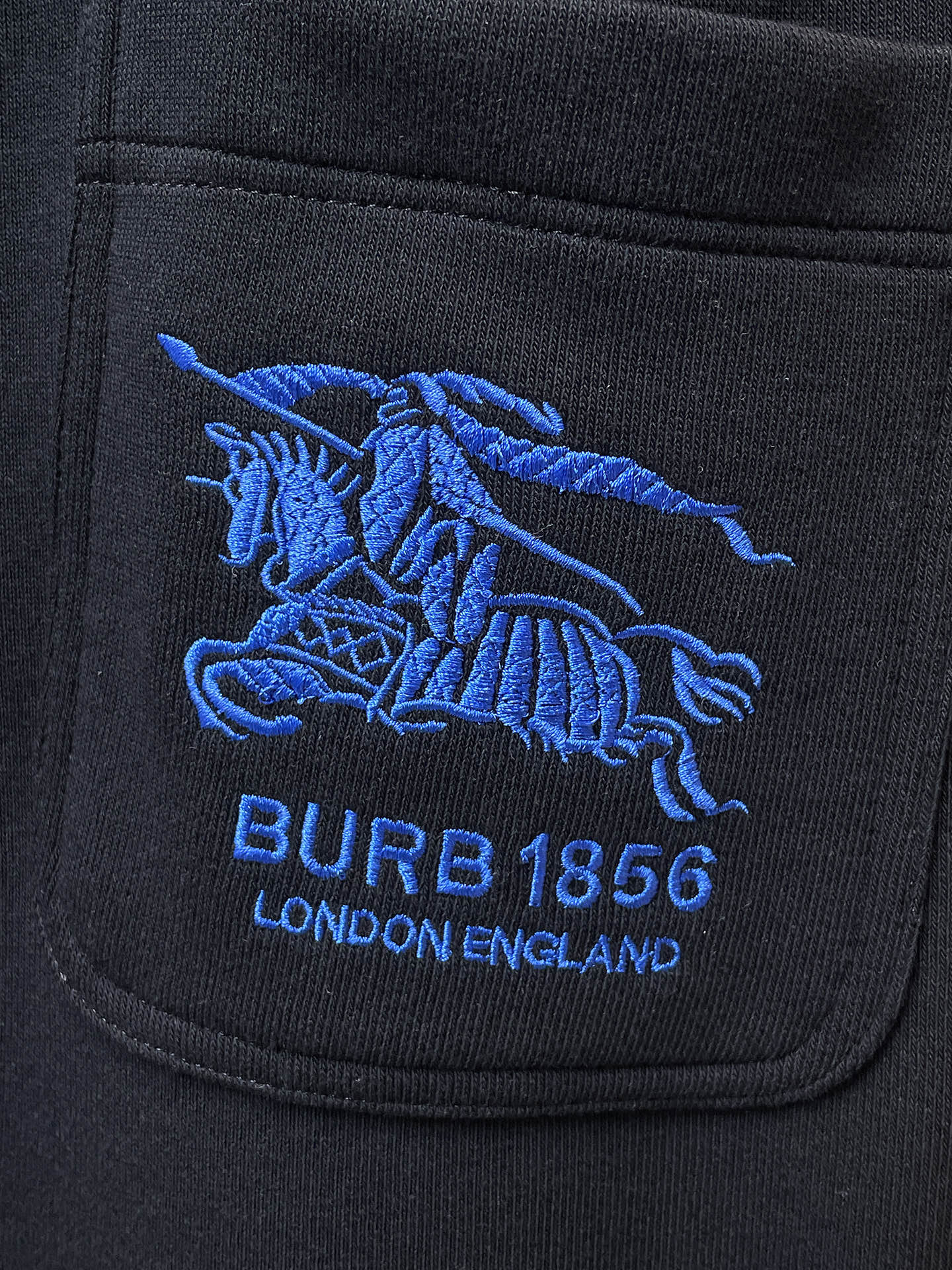 巴宝莉 顶级货品🐮 🆕2025秋冬新款休闲裤！官网同步发售。品牌经典LOGO休闲裤 ，定制面料，舒适度极