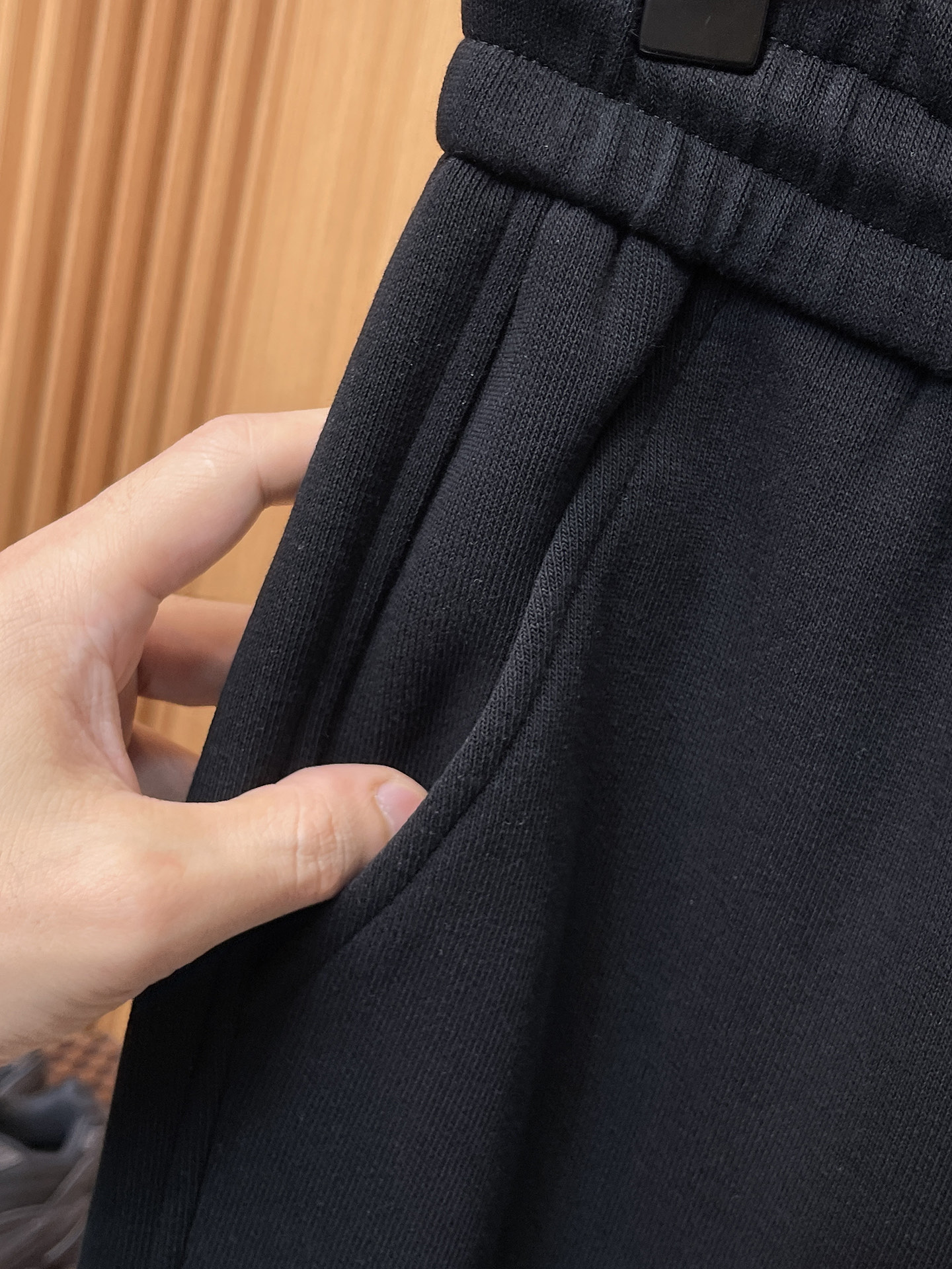 巴宝莉 顶级货品🐮 🆕2025秋冬新款休闲裤！官网同步发售。品牌经典LOGO休闲裤 ，定制面料，舒适度极