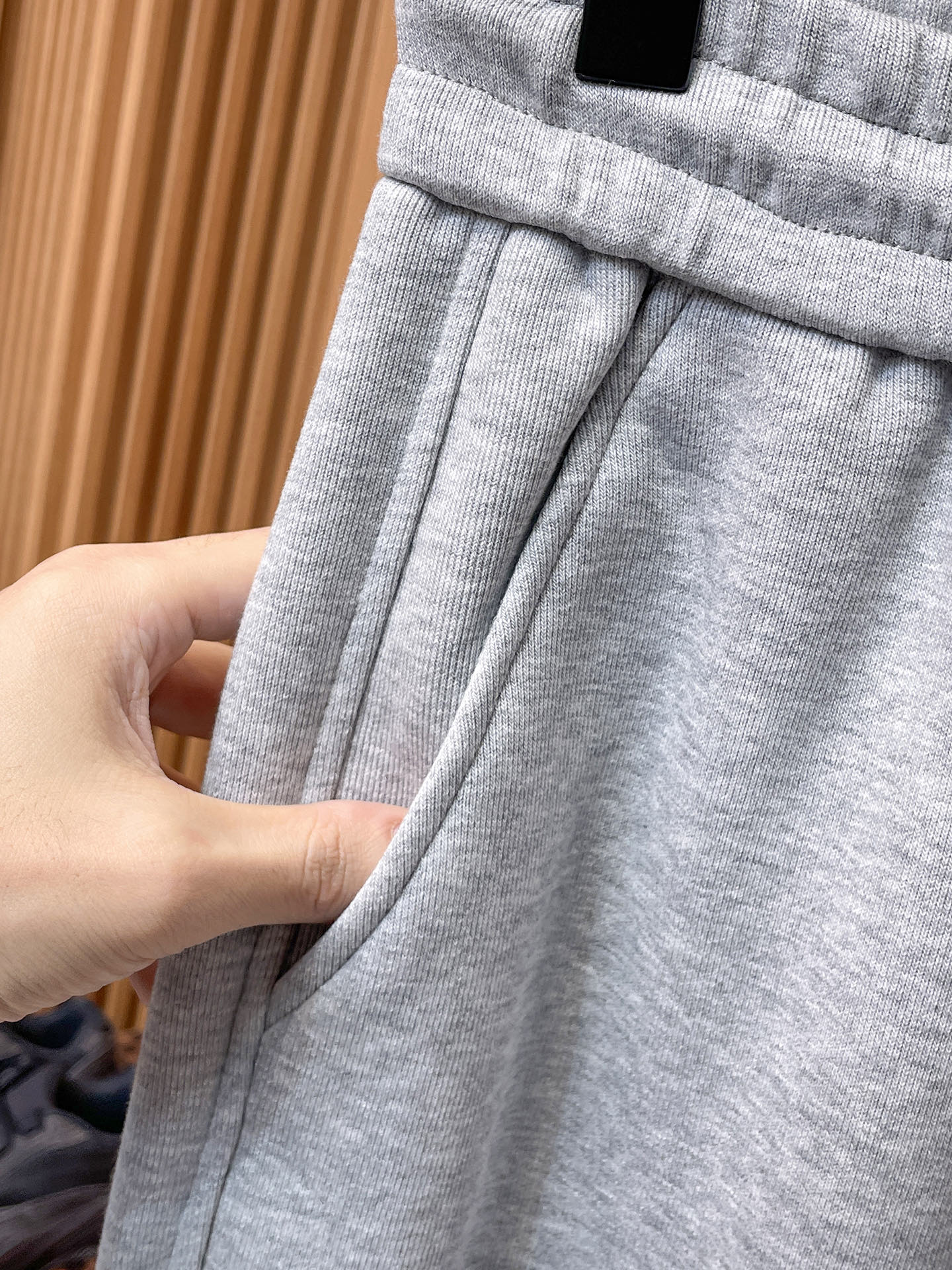 巴宝莉 顶级货品🐮 🆕2025秋冬新款休闲裤！官网同步发售。品牌经典LOGO休闲裤 ，定制面料，舒适度极