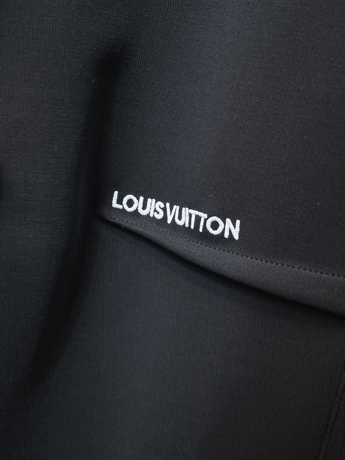 LV 顶级货品🐮 🆕2025秋冬新款休闲裤！官网同步发售。品牌经典LOGO休闲裤 ，定制面料，舒适度极好