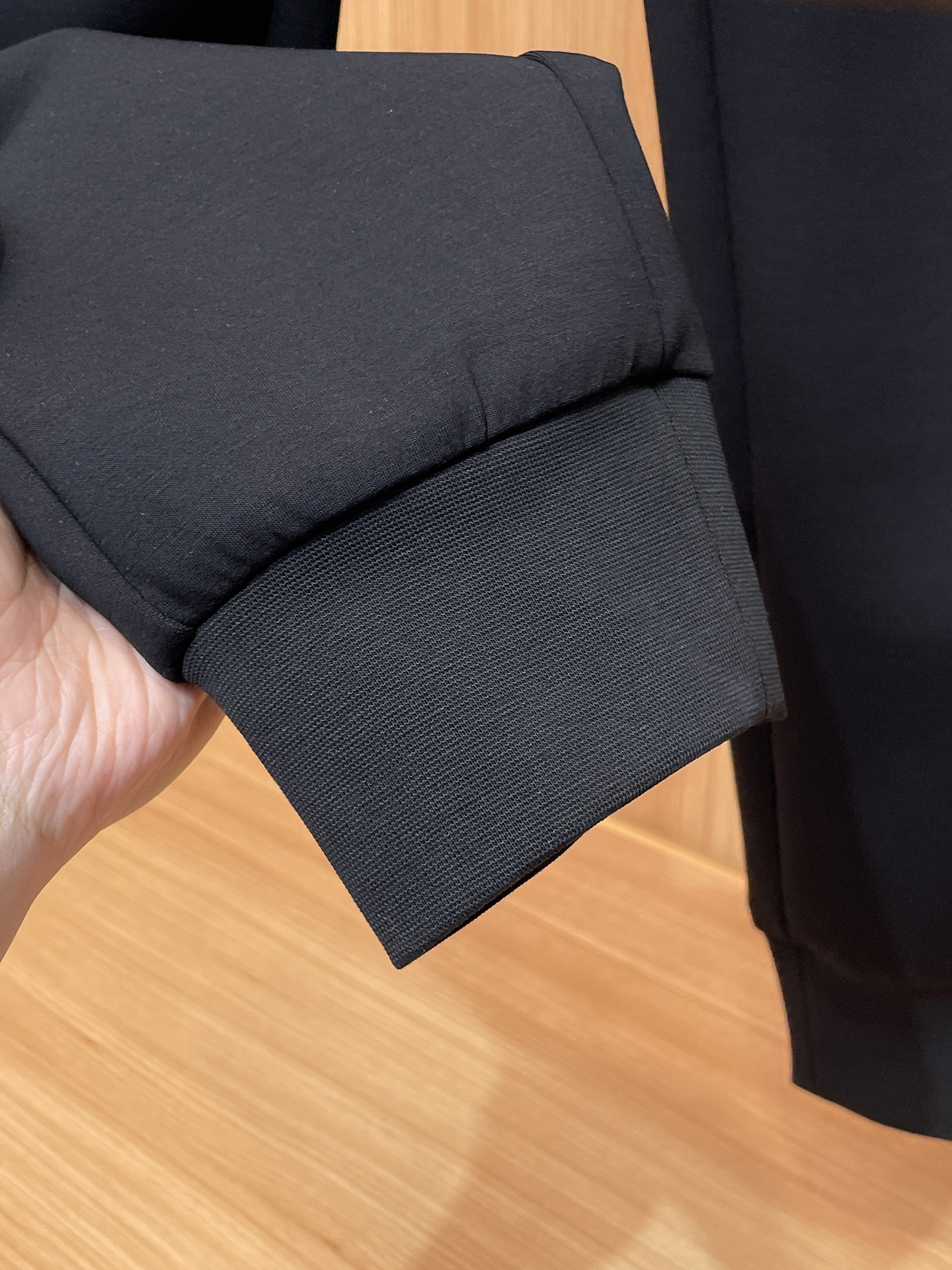 迪奥 顶级货品🐮 🆕2025秋冬新款休闲裤！官网同步发售。品牌经典LOGO休闲裤 ，定制面料，舒适度极好