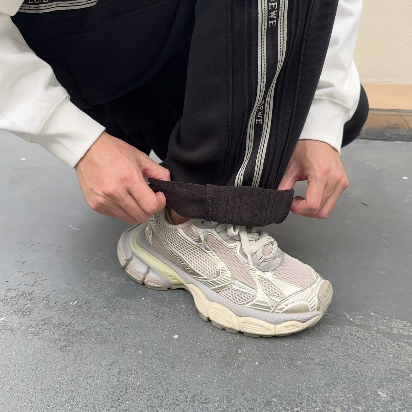 罗意威 顶级货品🐮 加厚款！🆕2025秋冬新款休闲裤！官网同步发售。品牌经典LOGO休闲裤 ，定制面料，