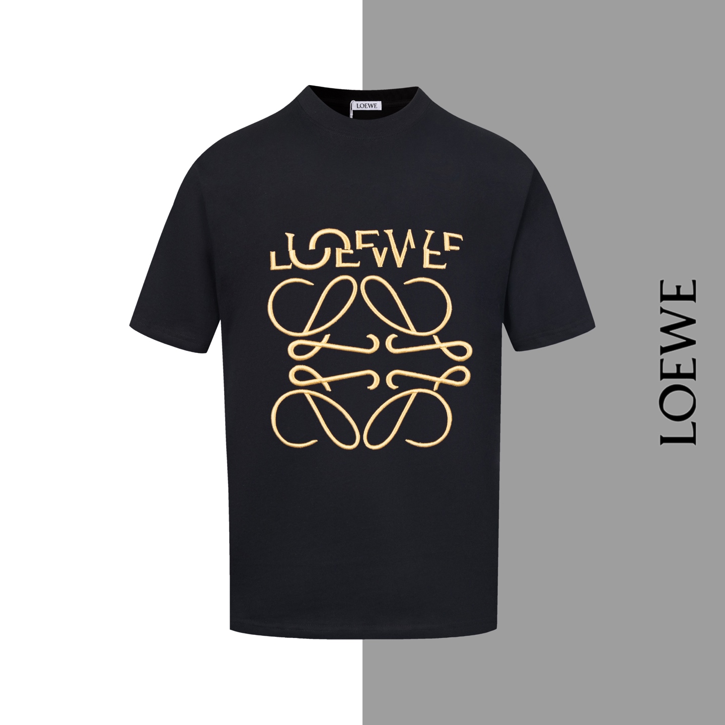 🅿️90 Modelo #Z66 Camiseta de cuello redondo Loewe con bordado de logo dorado descentrado. Mismo estilo que la web ofic…