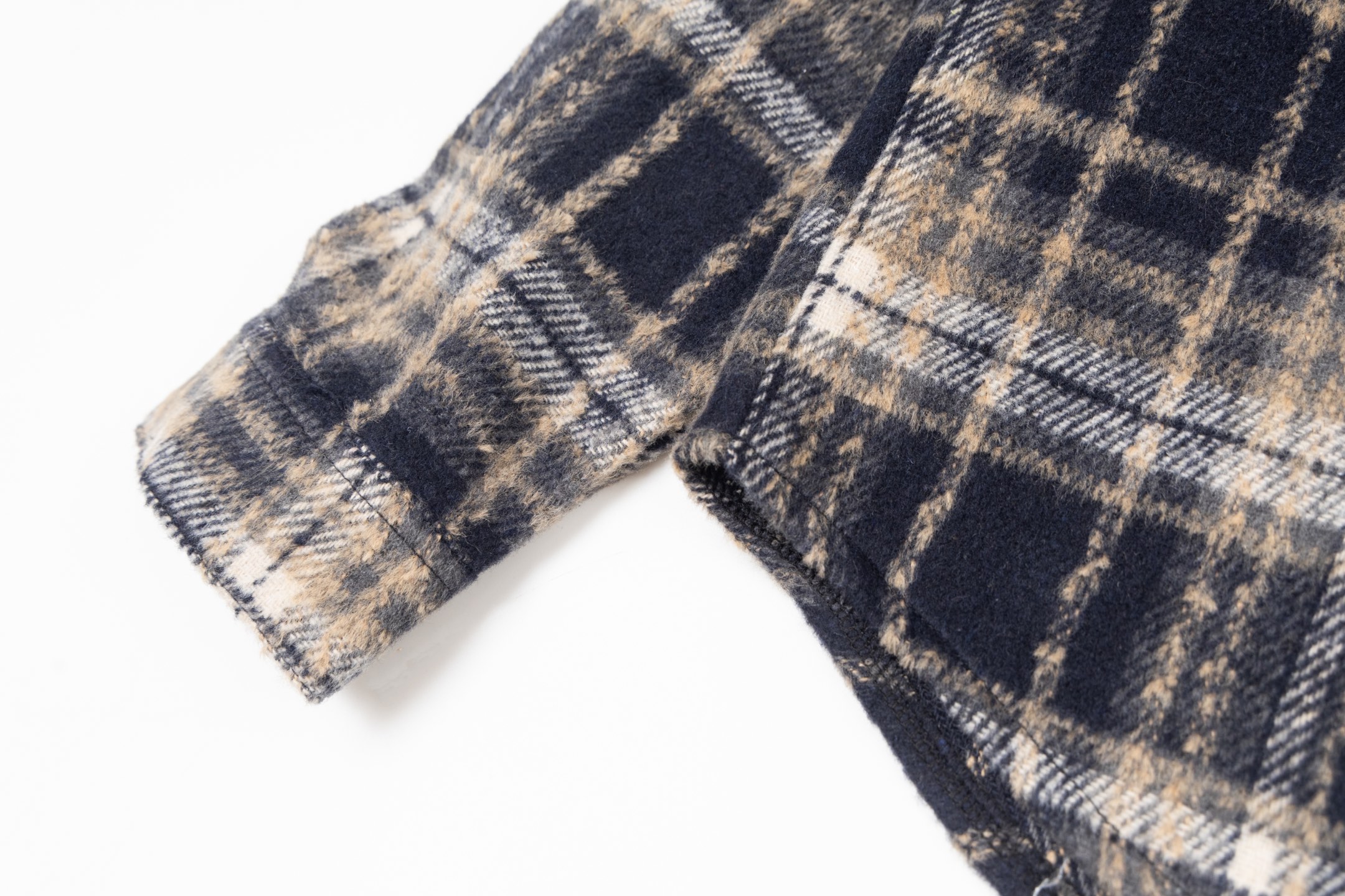 クロ心 P375 流苏格子刺繍シャツ - 高品質刺繍とレザーラベル