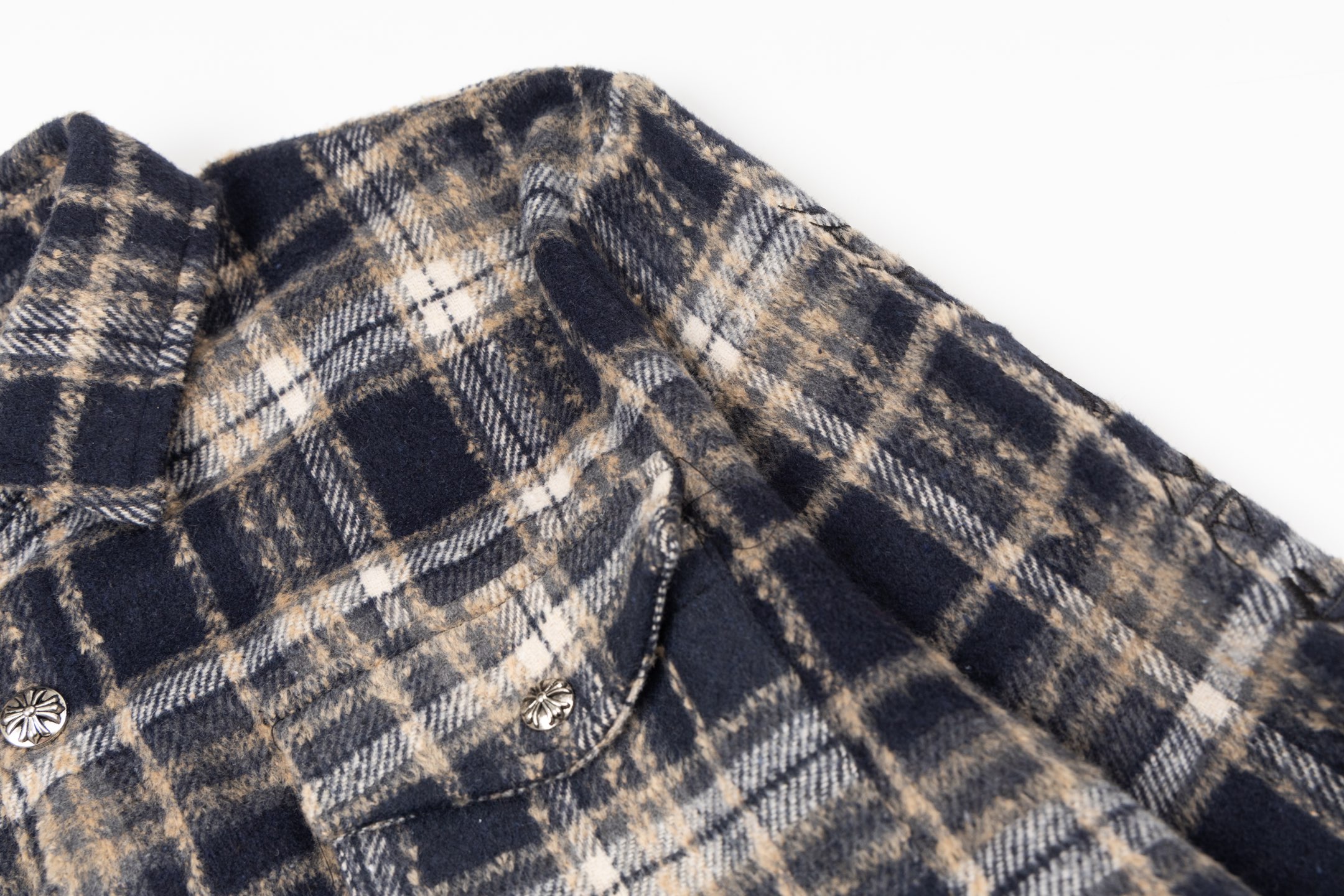 クロ心 P375 流苏格子刺繍シャツ - 高品質刺繍とレザーラベル