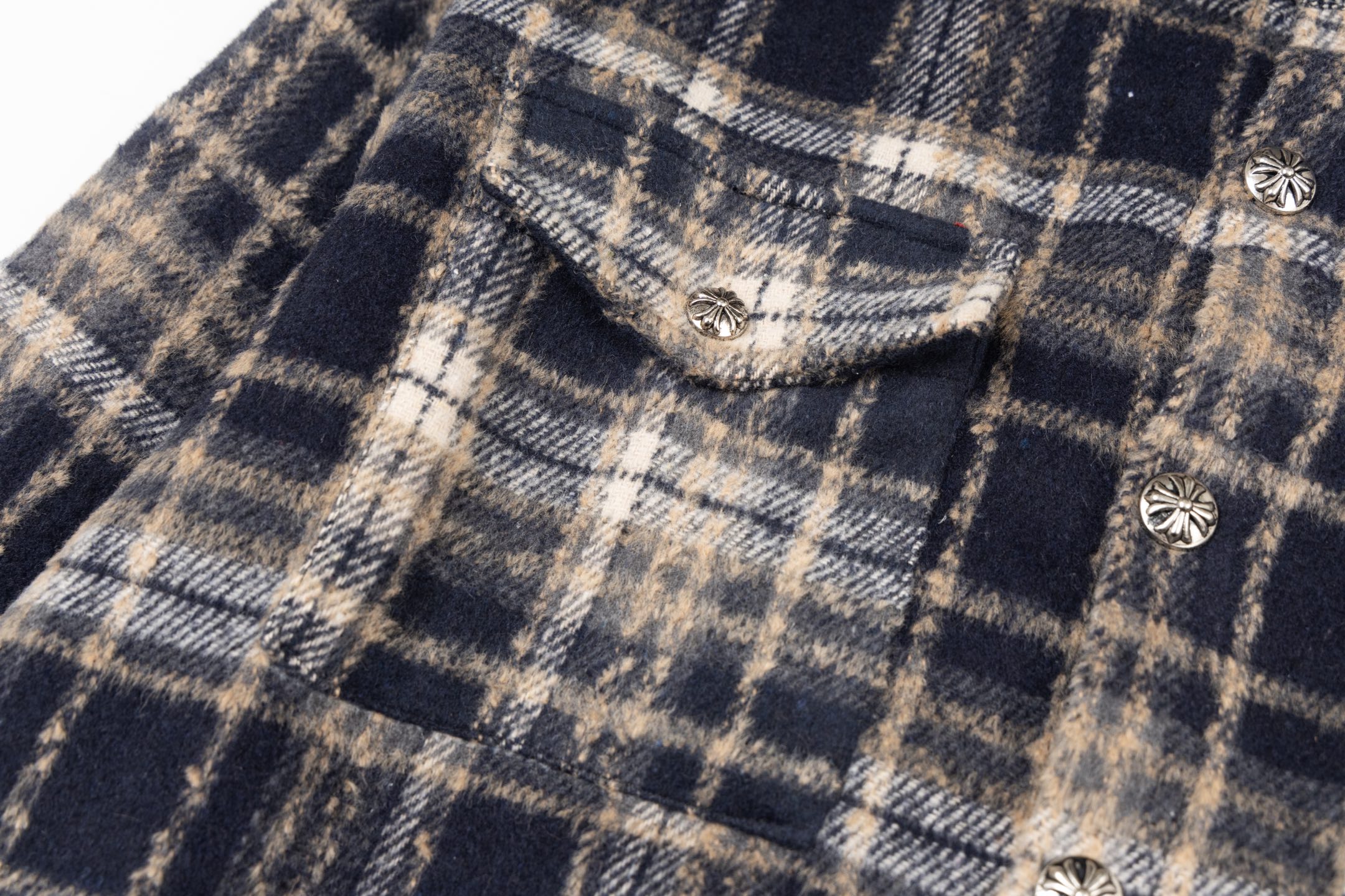 クロ心 P375 流苏格子刺繍シャツ - 高品質刺繍とレザーラベル