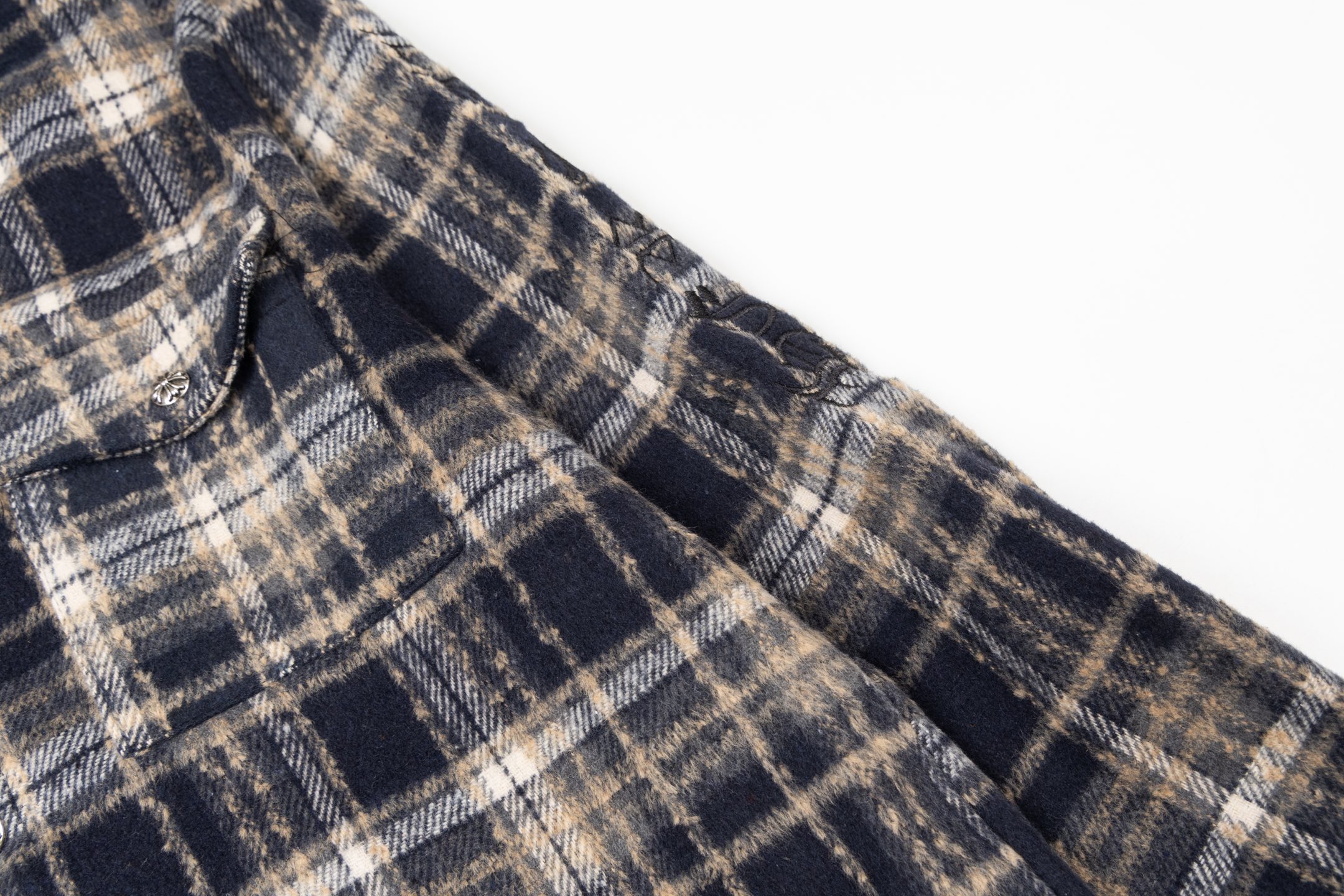 クロ心 P375 流苏格子刺繍シャツ - 高品質刺繍とレザーラベル