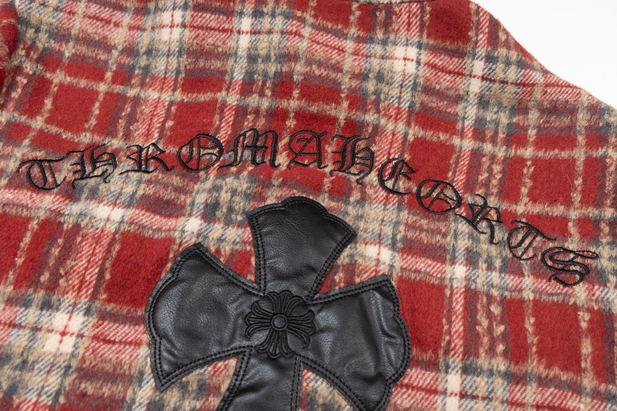 クローシン流苏格子刺绣皮標衬衫 - 高級刺繍とレーザー切り牛皮