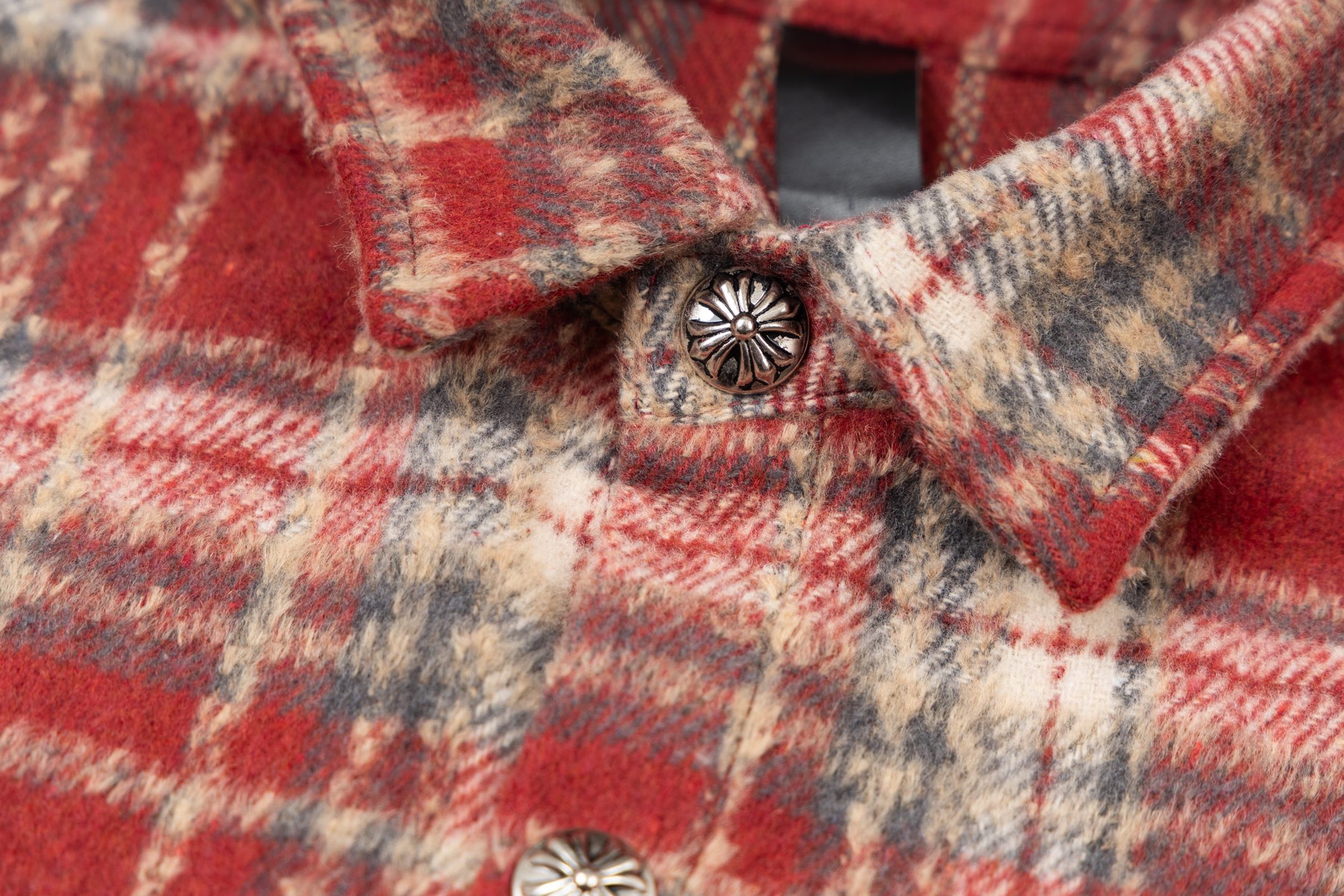 クローシン流苏格子刺绣皮標衬衫 - 高級刺繍とレーザー切り牛皮