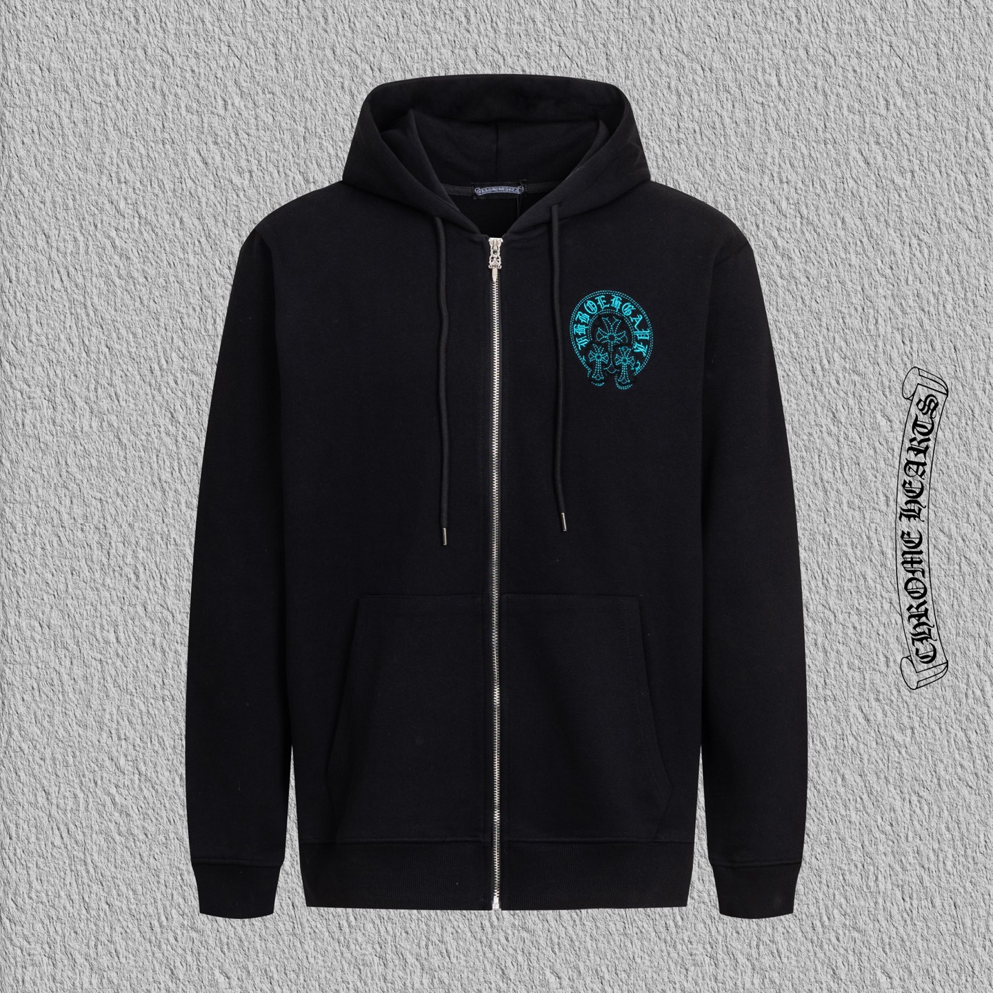 款号 B154 克罗心蓝色大标烧花马蹄刺绣抽绳外套 专柜一致经典外套款式 面料:420克双股双纱食毛纯棉毛圈 工艺:进口机器切割烧花大标马蹄刺绣 辅料:三标齐全 zp 一致同款 ➕防潮纸 版型:os宽松版型 男女同款 最大可穿 200 斤 大厂流水做工全部双针双线包边 接口处平整档次 480克高克重同缸同染螺纹 避免领口下摆色不对版 每一处细节完美还原 效果直接拉满 colour:黑色 手工测量误差 2cm-3cm 属于正常现象