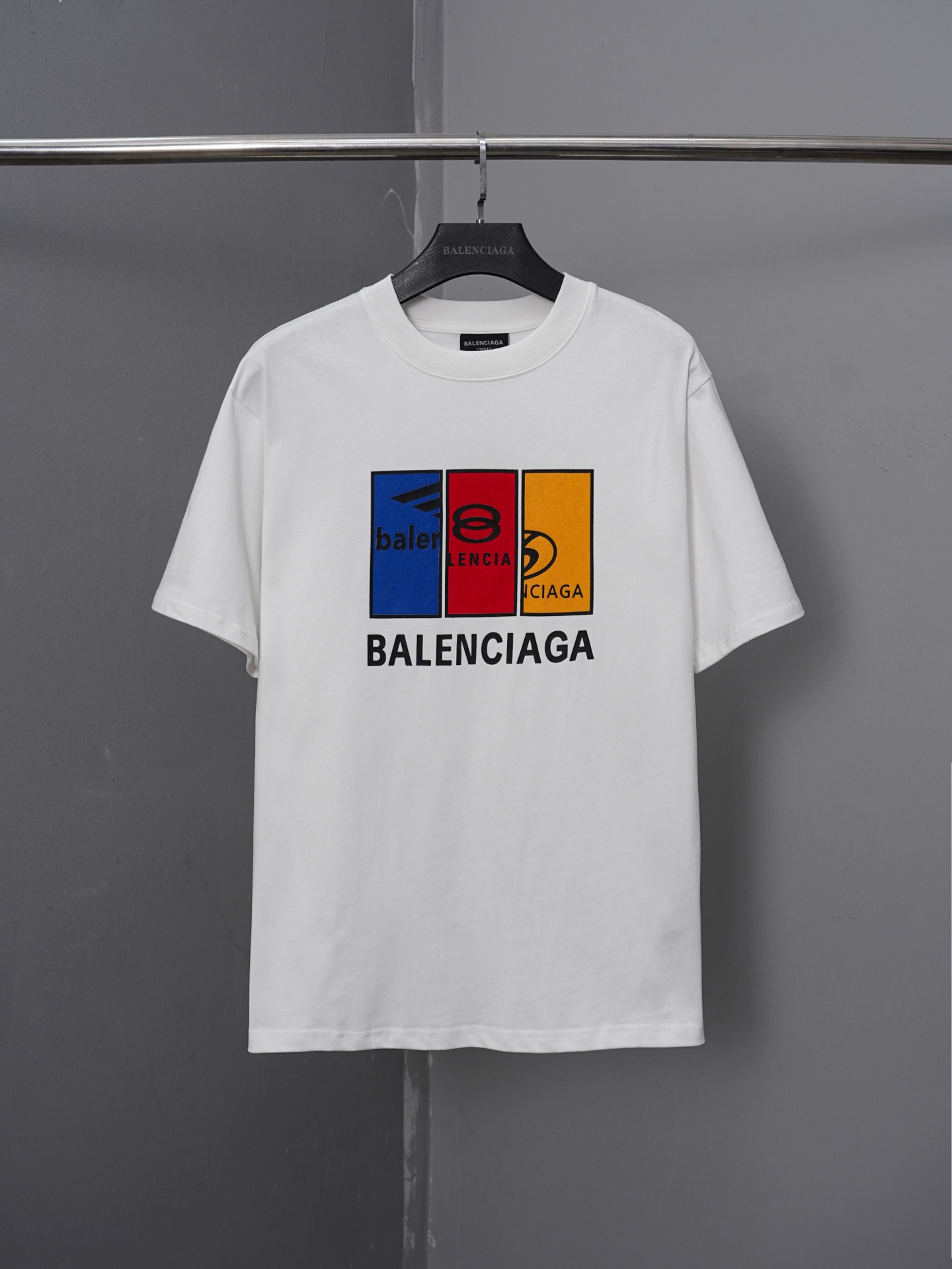 P70 Número de modelo PJ058 Camiseta de cuello redondo con estampado de Balenciaga, personalizada original, misma que la…