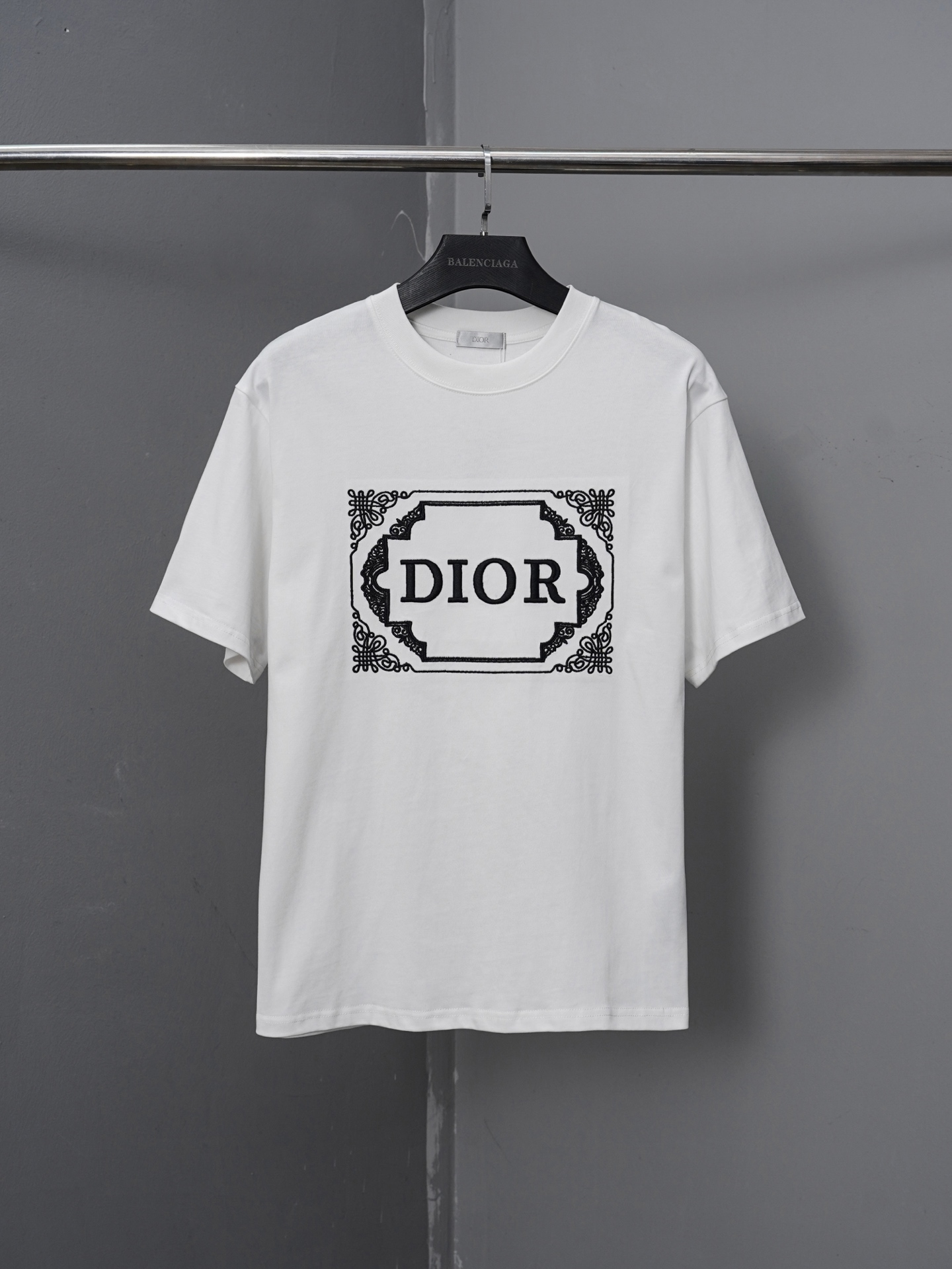 p85 número de modelo PJ066 Camiseta de manga corta bordada de alta calidad Dior, versión original personalizada, el mis…