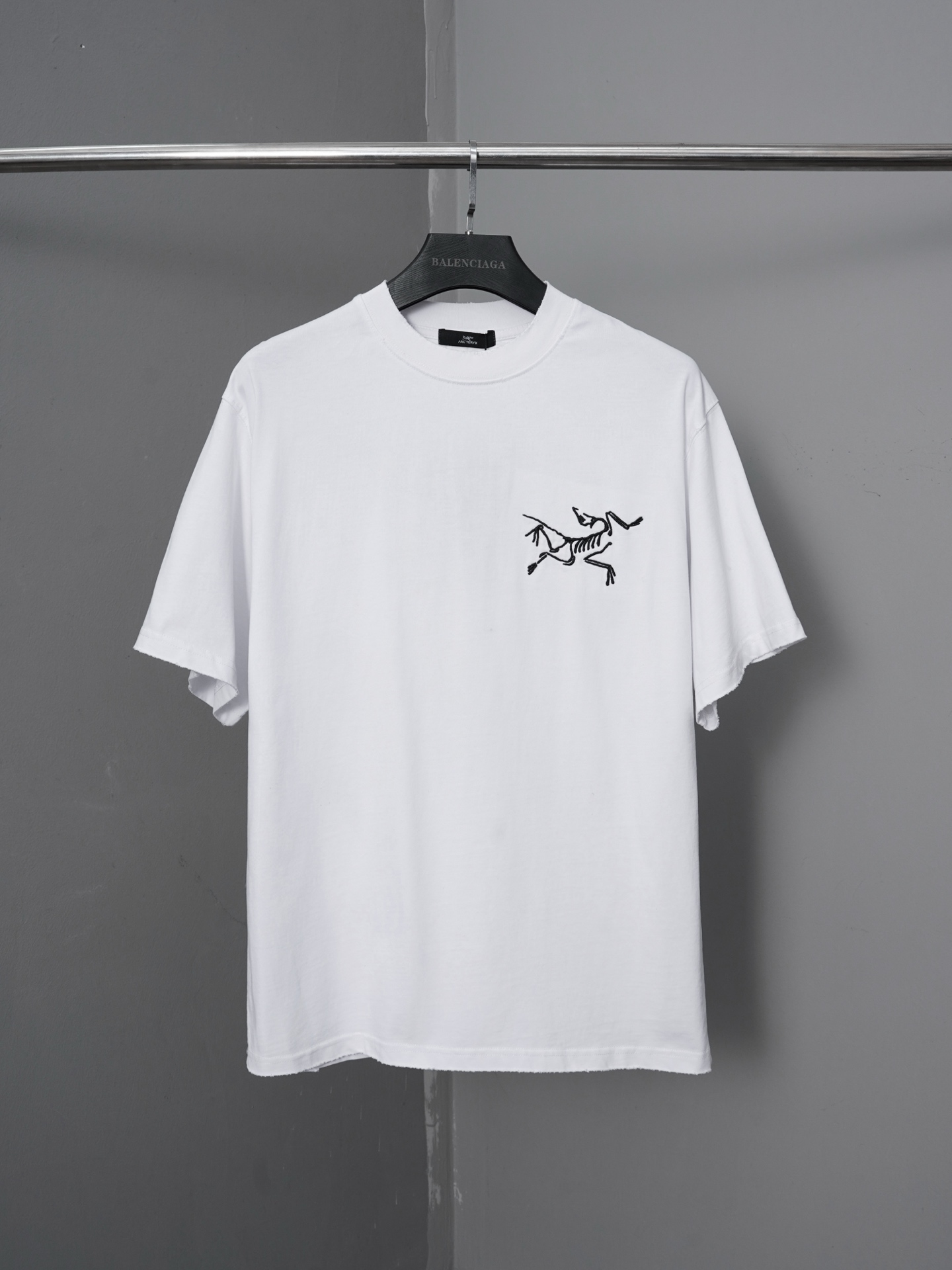 p100 número de modelo PJ0108 ARCTERYX 2026ss primavera y verano nueva camiseta de manga corta bordada con cue…