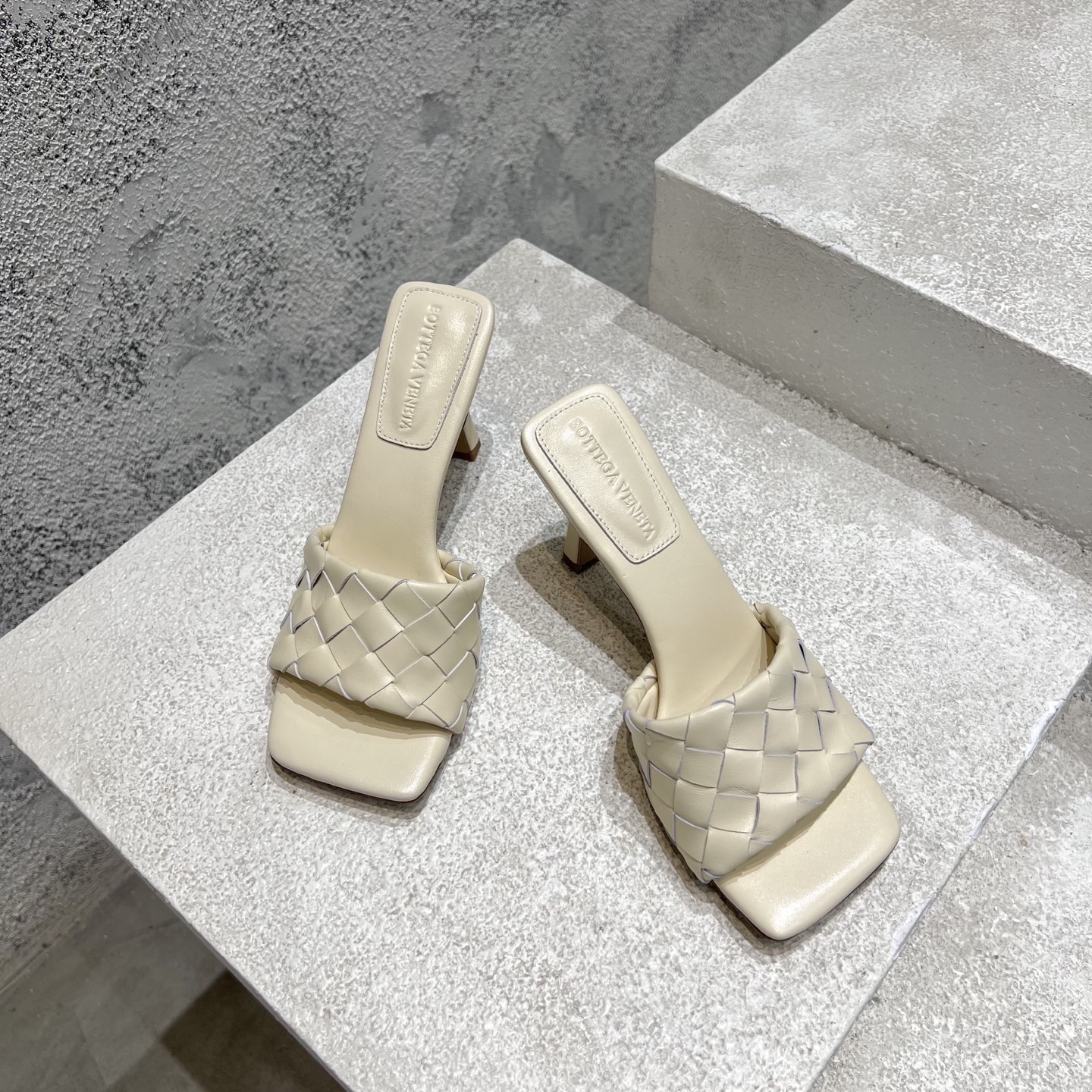 Bottega Veneta 穆勒鞋 编织 牛皮 方头 高跟