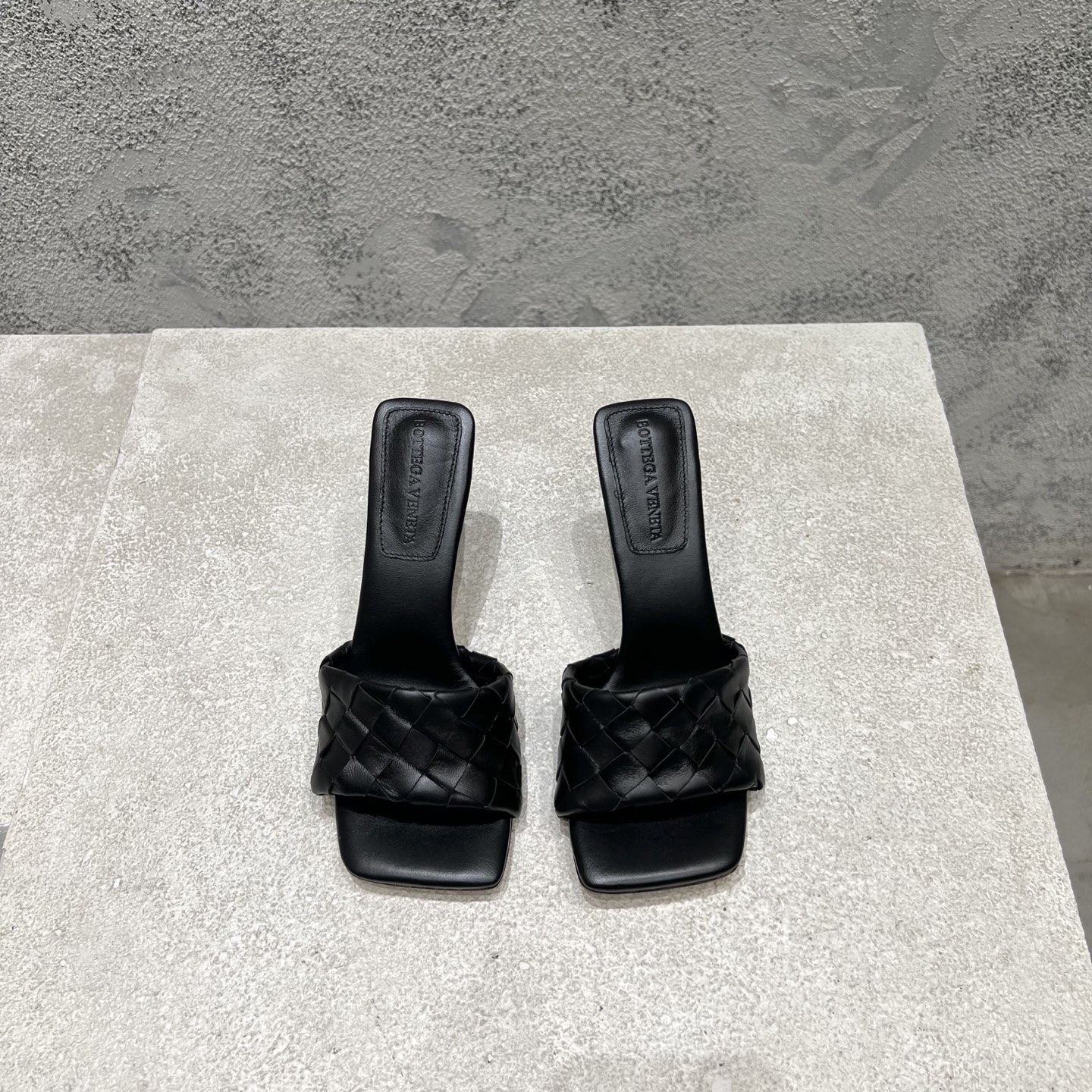 Bottega Veneta 穆勒拖鞋 牛皮 编织 方头 平底