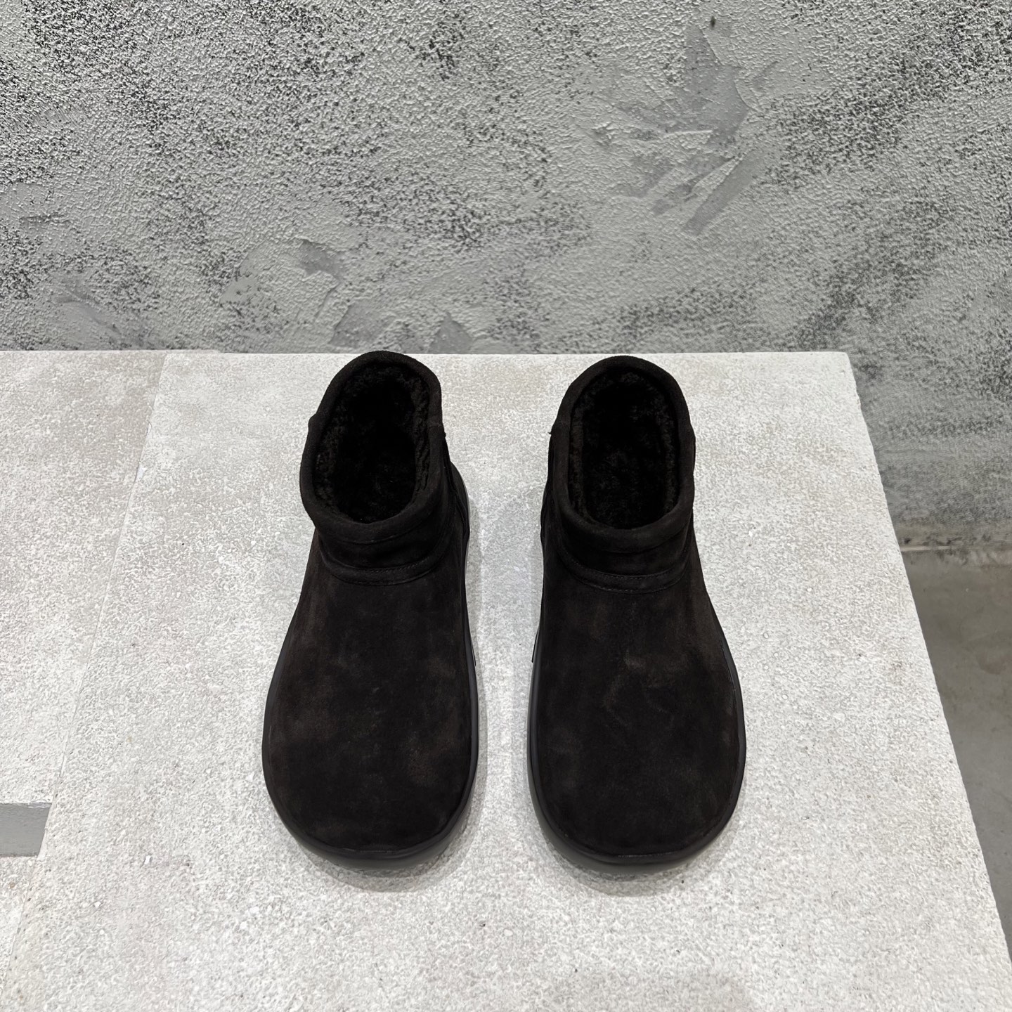Bottes de neige Bottega Veneta en cuir velours retourné et peau de mouton, tige courte