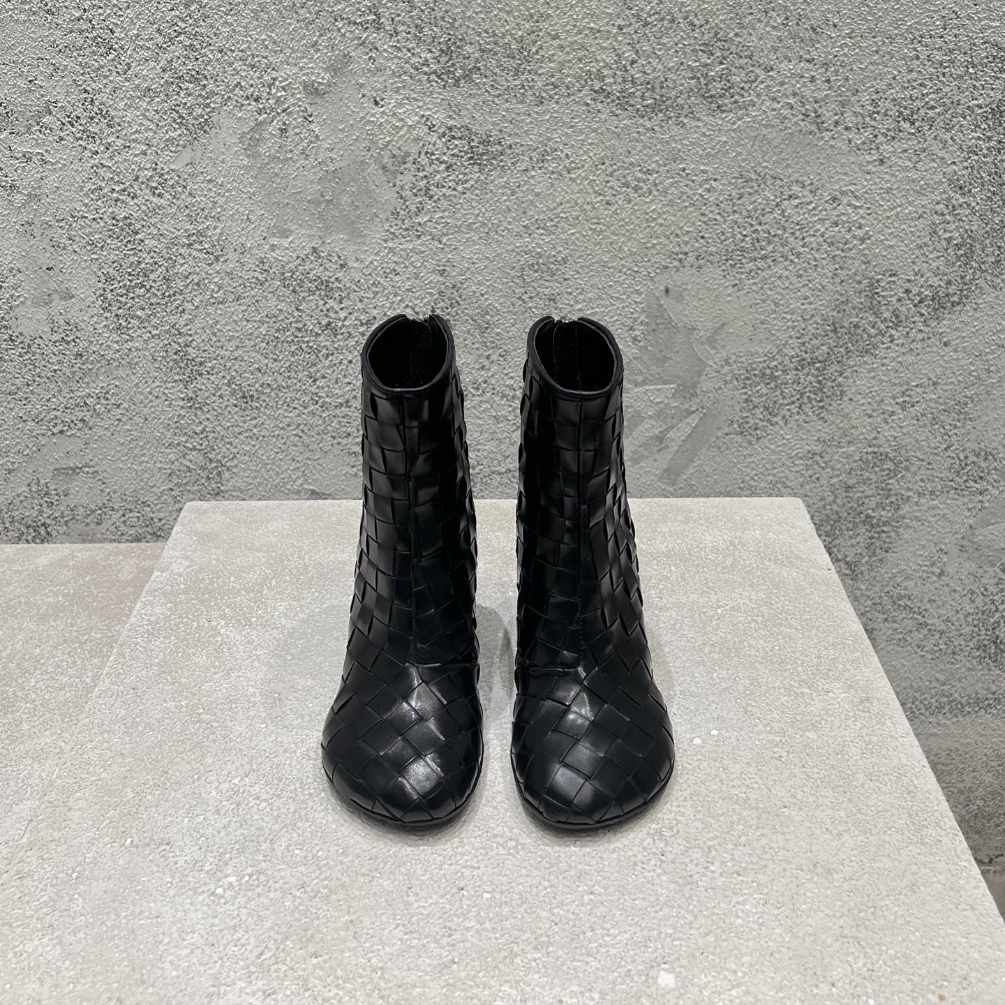 Bottega Veneta Intrecciato Ankle Boots Suede Calfskin Black