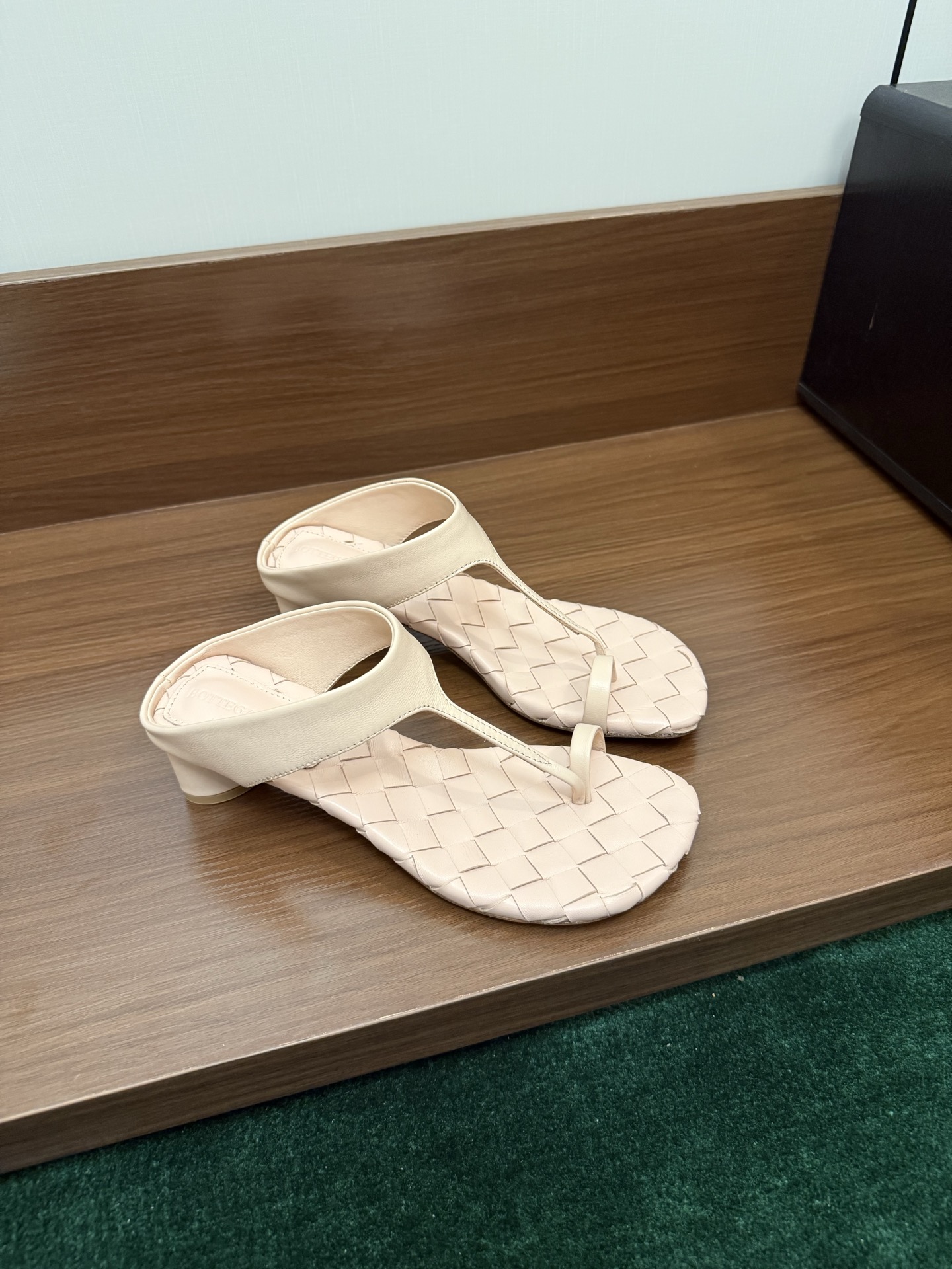Bottega Veneta 編織 夾趾 涼拖 牛皮
