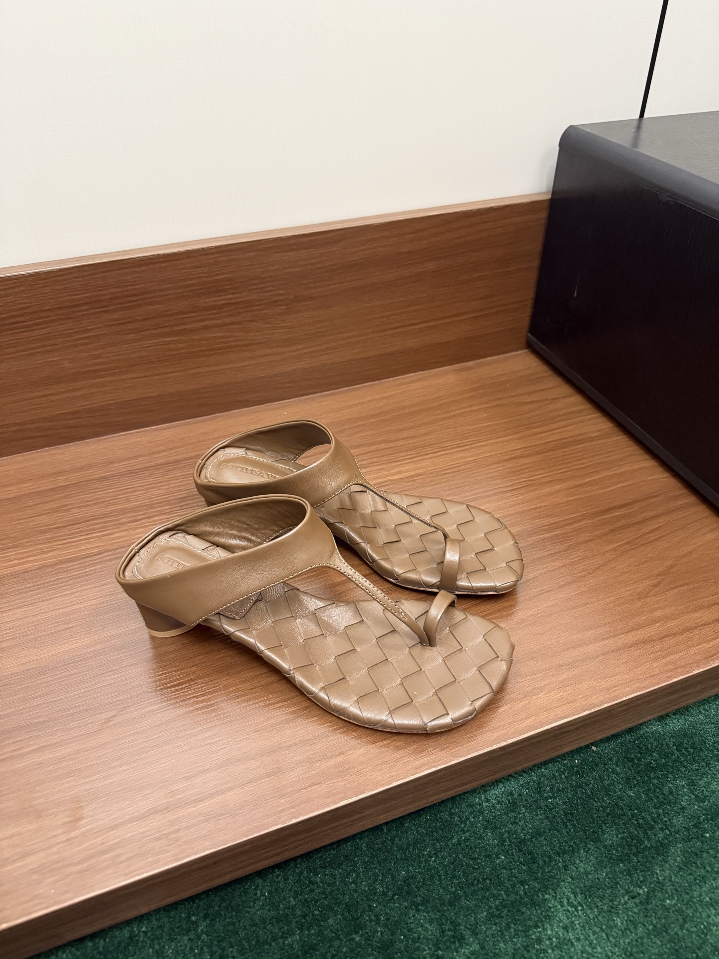 Bottega Veneta 编织 夹趾 凉拖 牛皮