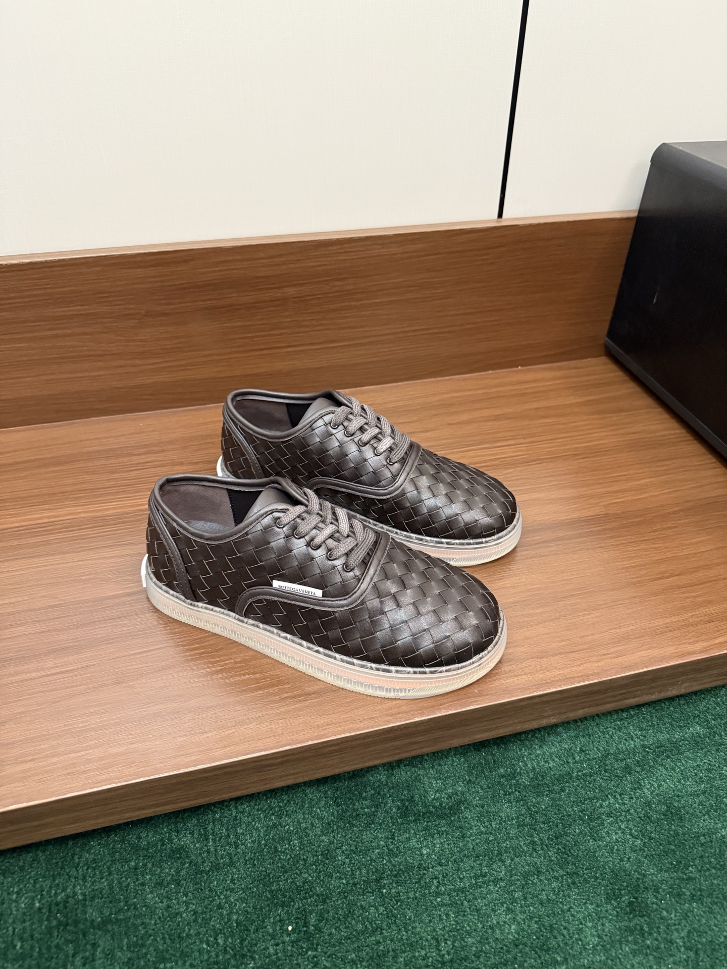 Bottega Veneta Intrecciato Leather Lace-Up Low-Top Sneakers