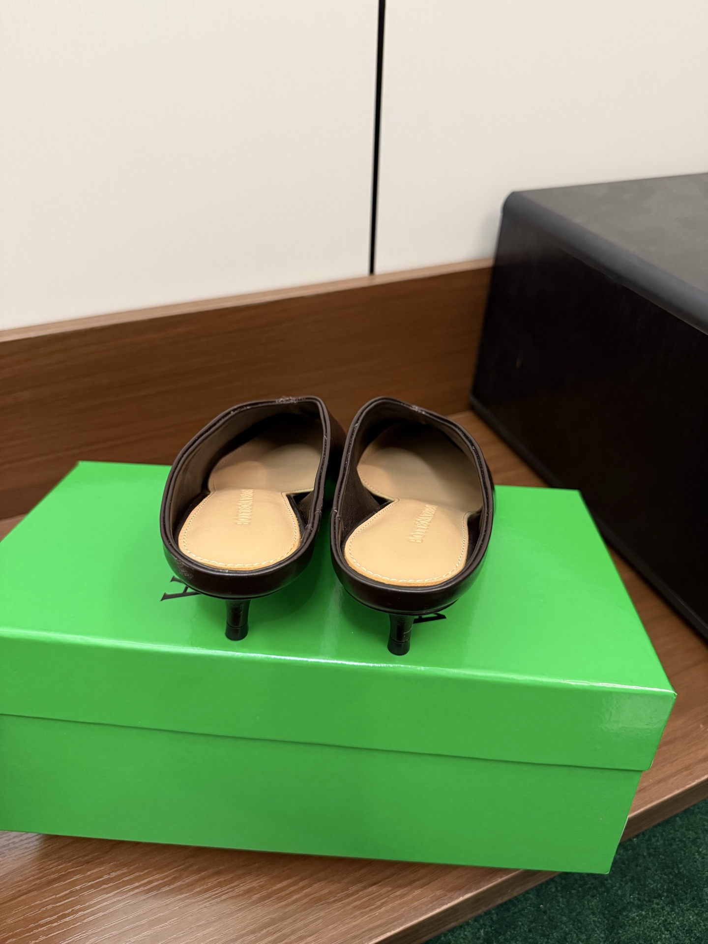 BOTTEGA VENETA Black Vesta Mule Pump