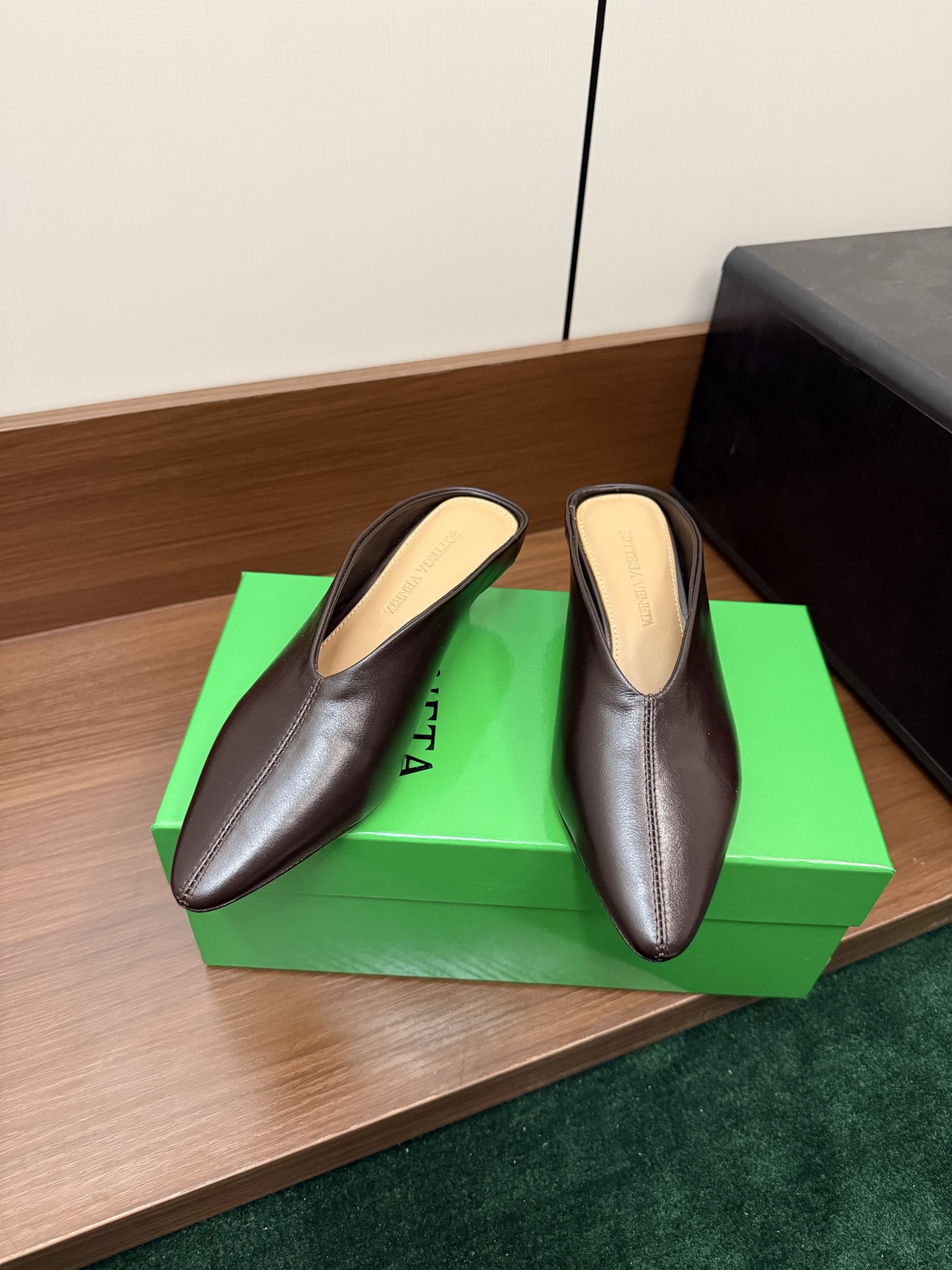 BOTTEGA VENETA Black Vesta Mule Pump