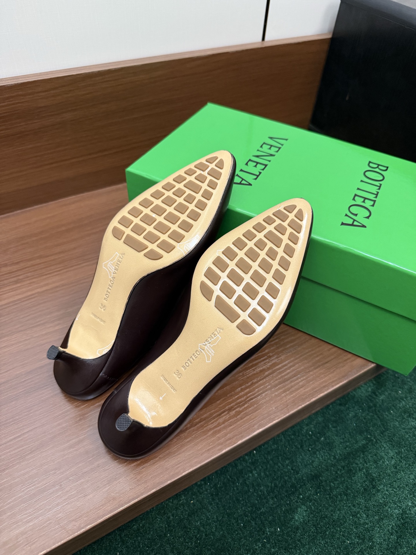 BOTTEGA VENETA Black Vesta Mule Pump