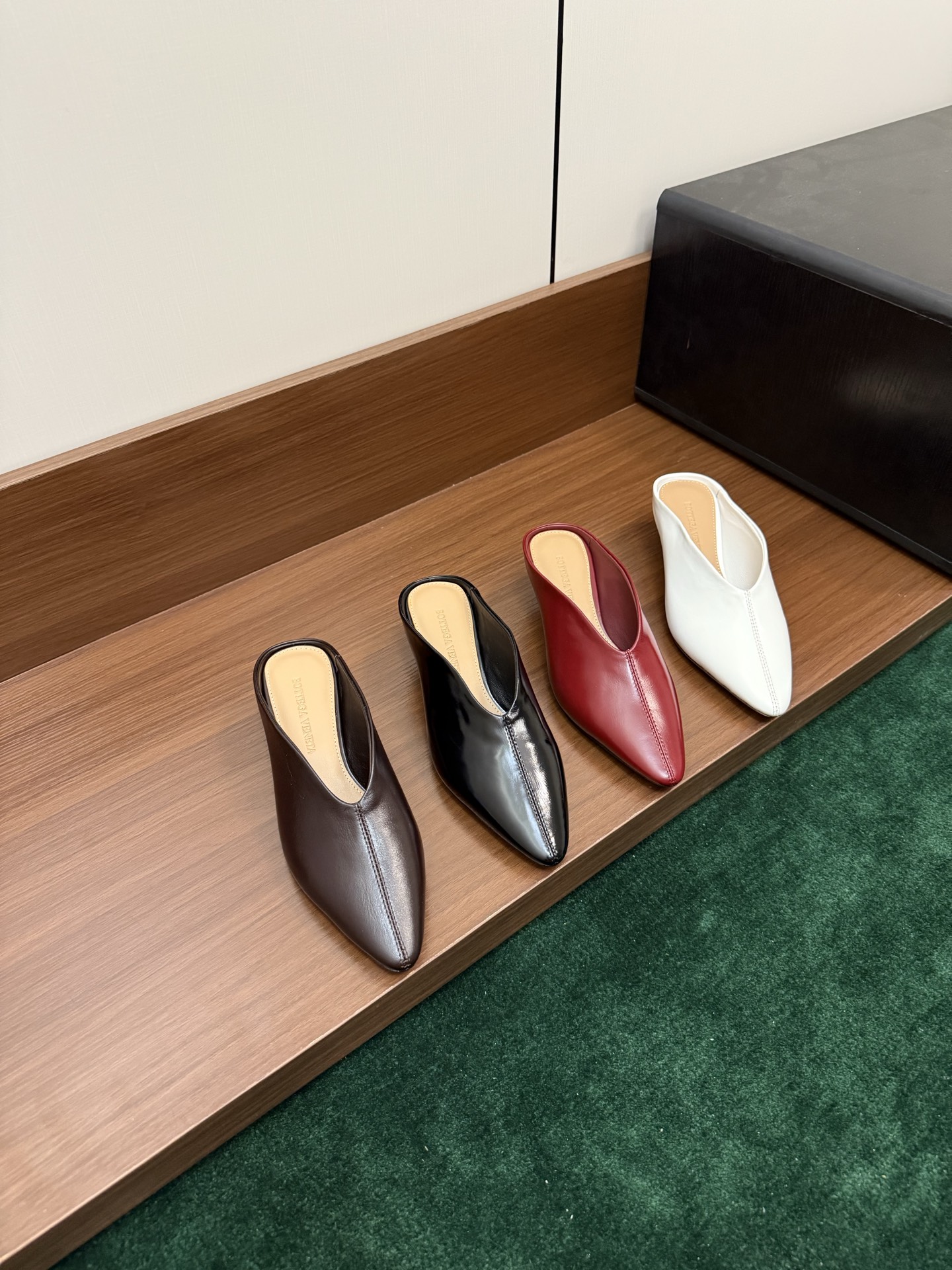 BOTTEGA VENETA Black Vesta Mule Pump