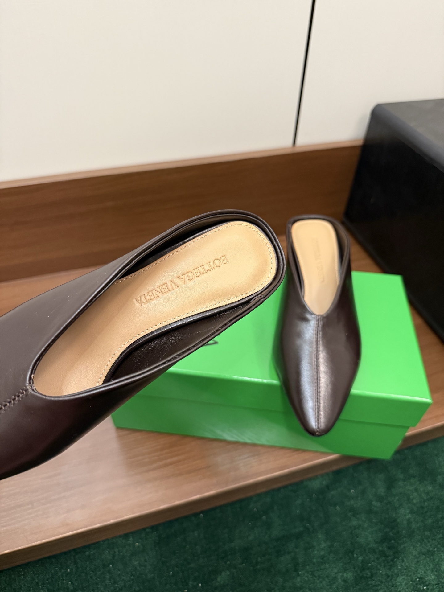 BOTTEGA VENETA Black Vesta Mule Pump