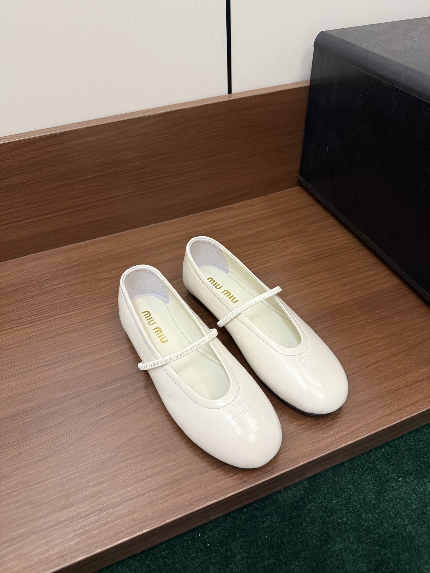 Miu Miu Mary Jane Ballet Flats Single Shoes Baby Calf Leather Sheepskin