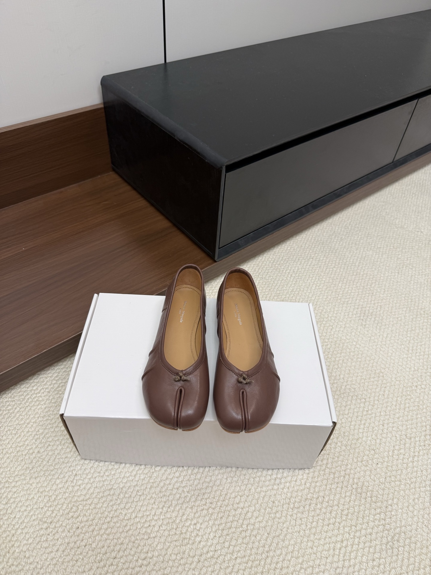 Maison Margiela Tabi Ballet Shoes Brown Leather Flats