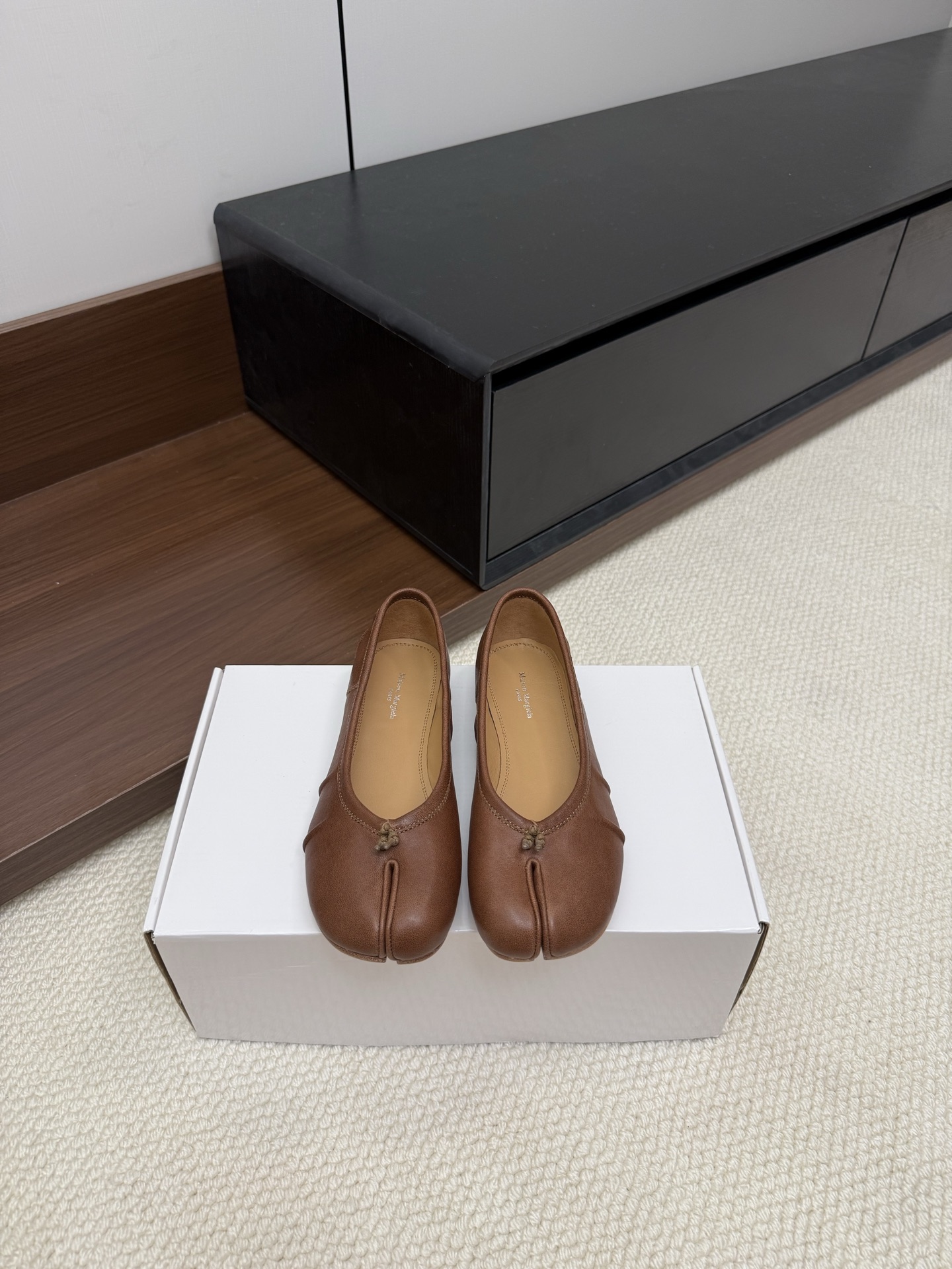 Maison Margiela Tabi Ballet Shoes Brown Leather Flats