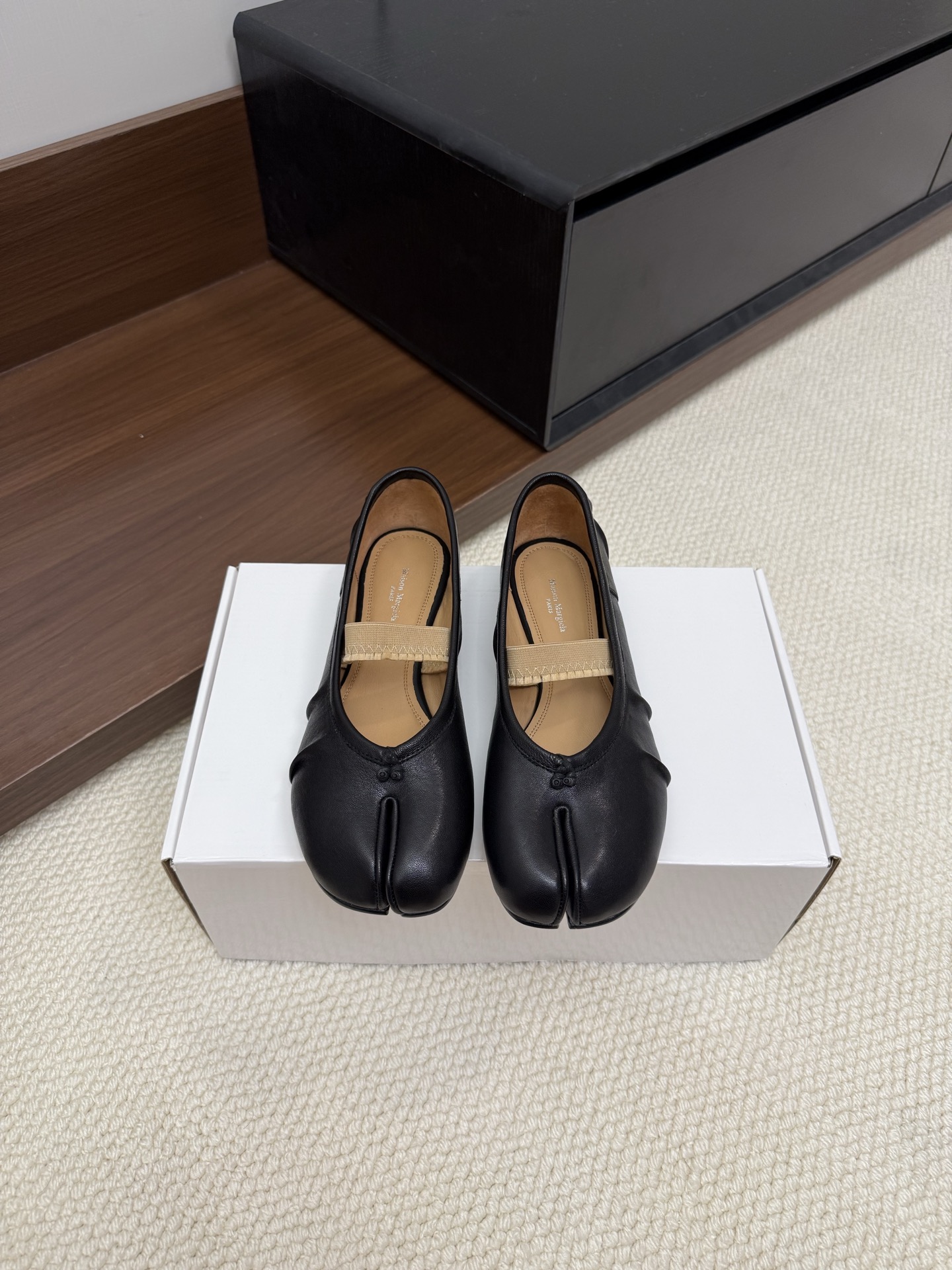 Maison Margiela Tabi Flats Calfskin Black