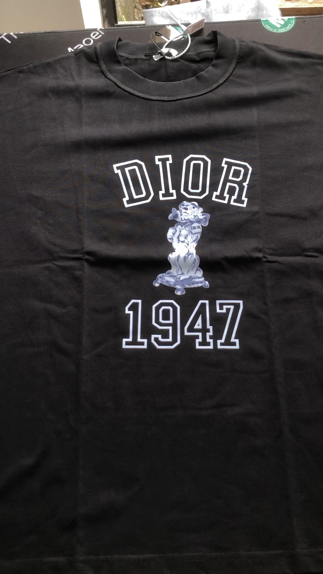 Dior 7 stelle
 Abbigliamento T-Shirt Stampa Collezione Primavera/Estate 1947 Maniche corte