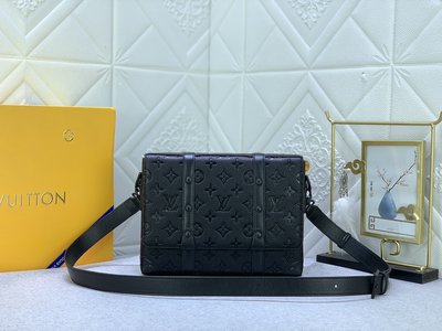 Louis Vuitton Messenger Bags Black Monogram Canvas M57726