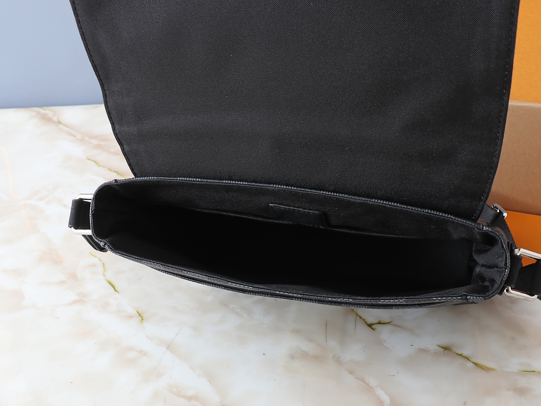 Louis Vuitton Luxury Handbag Collection 9